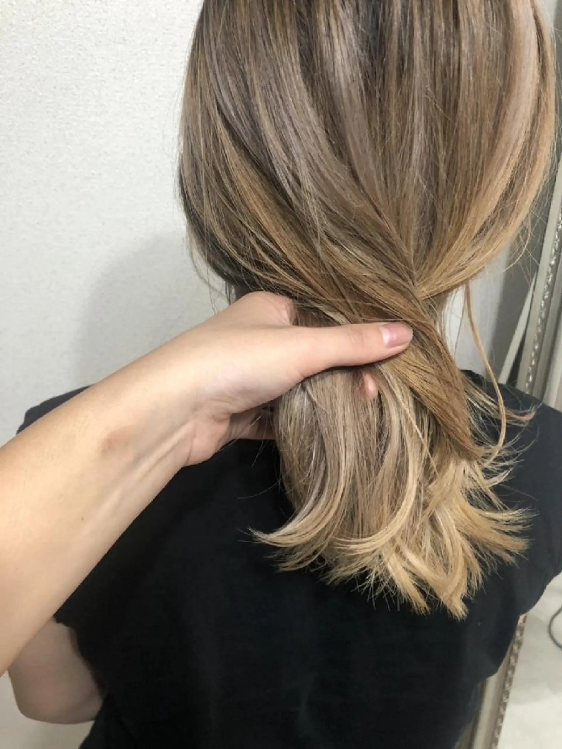 カラー ヘアアレンジ ミディアム ブリーチ ダブルカラー See by merのマツエク・マツパデザイン