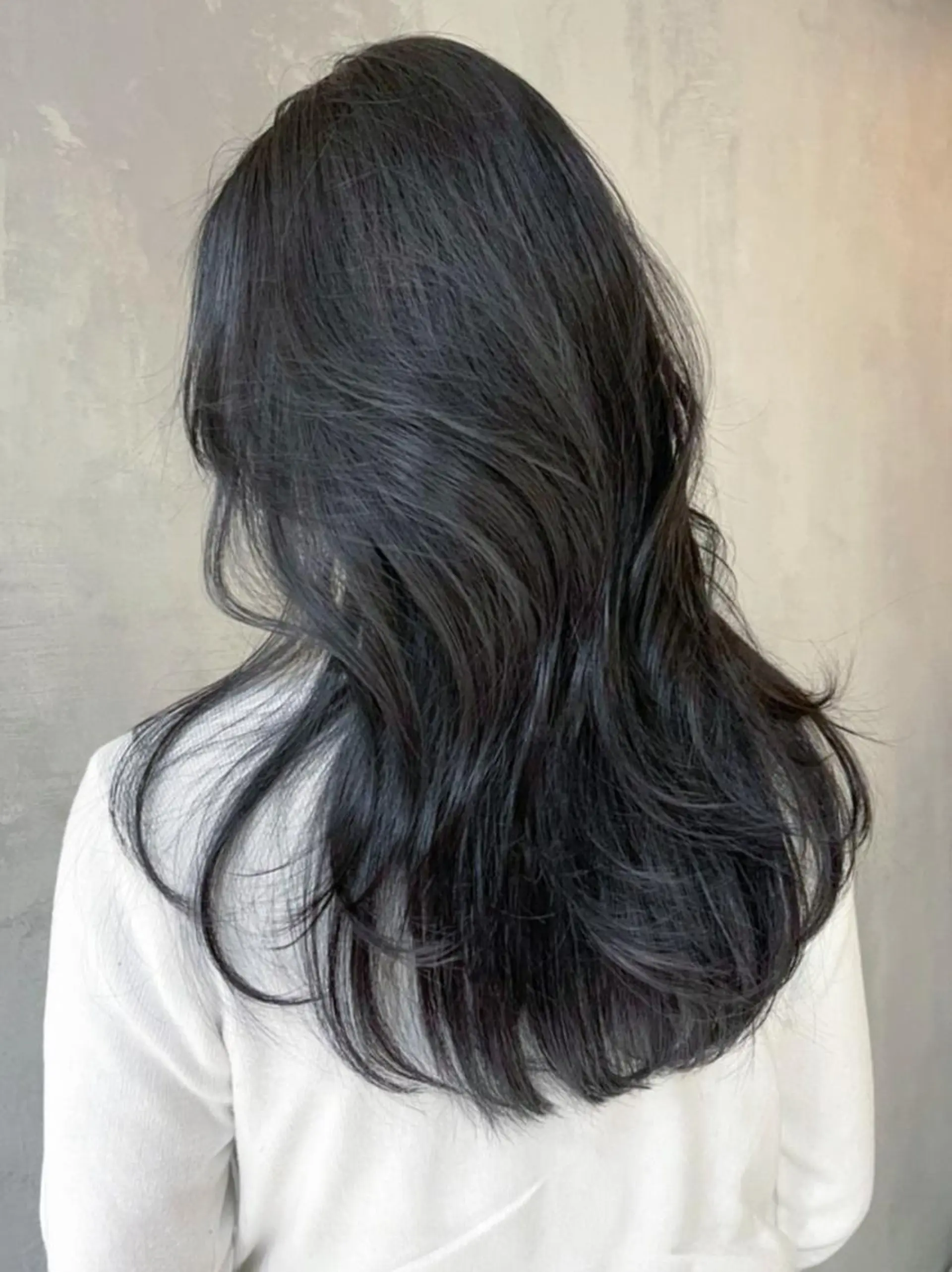 セミロング カラー パーマ ヘアアレンジ 黒髪 ブルーカラー ブルーブラック レイヤーカット ITbyALBUM 藤沢店のヘアスタイル