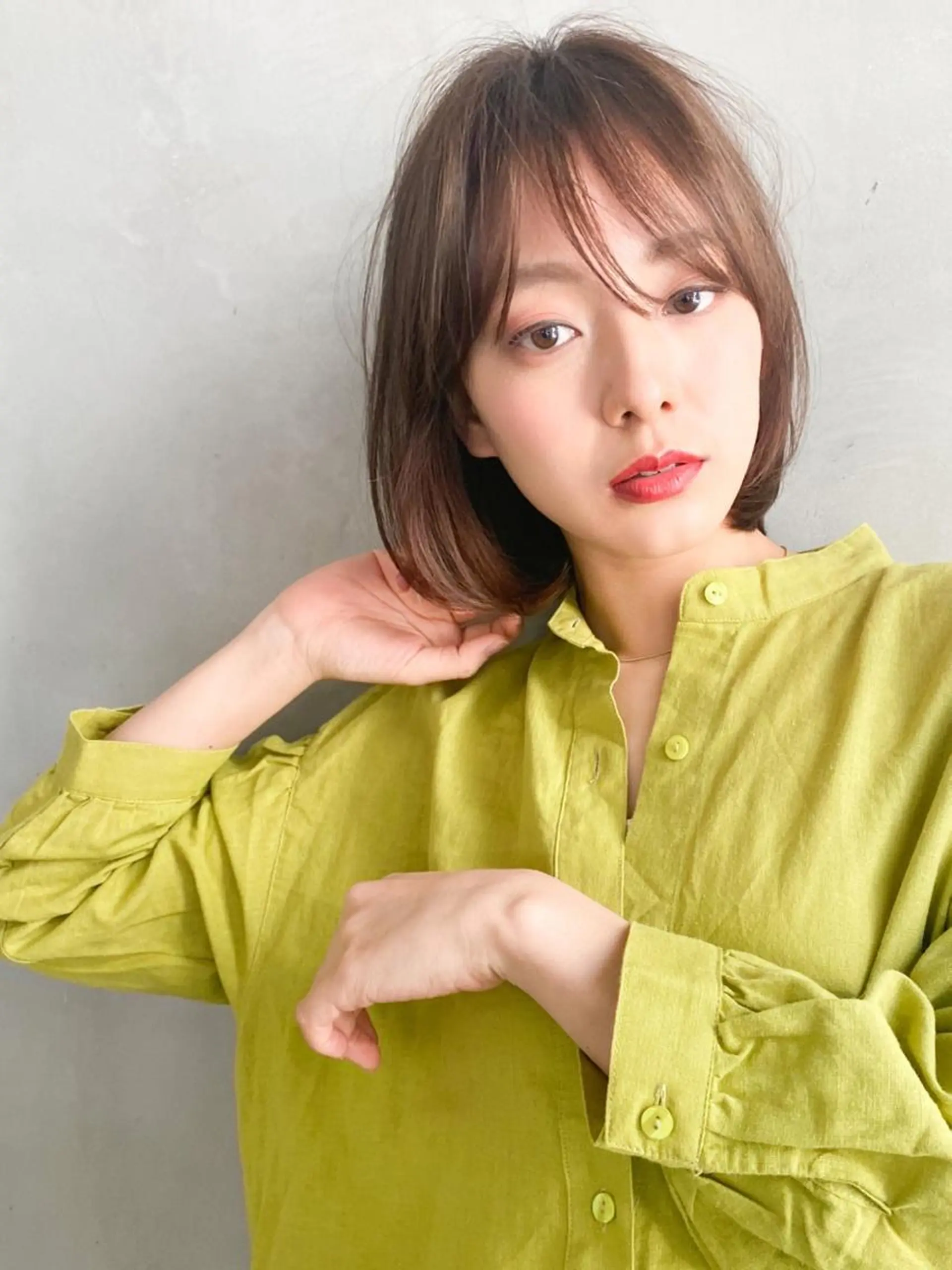 ミディアム カラー ヘアアレンジ ベージュカラー ラテベージュ ヘアカラー トリートメント 山崎 澪のヘアスタイル