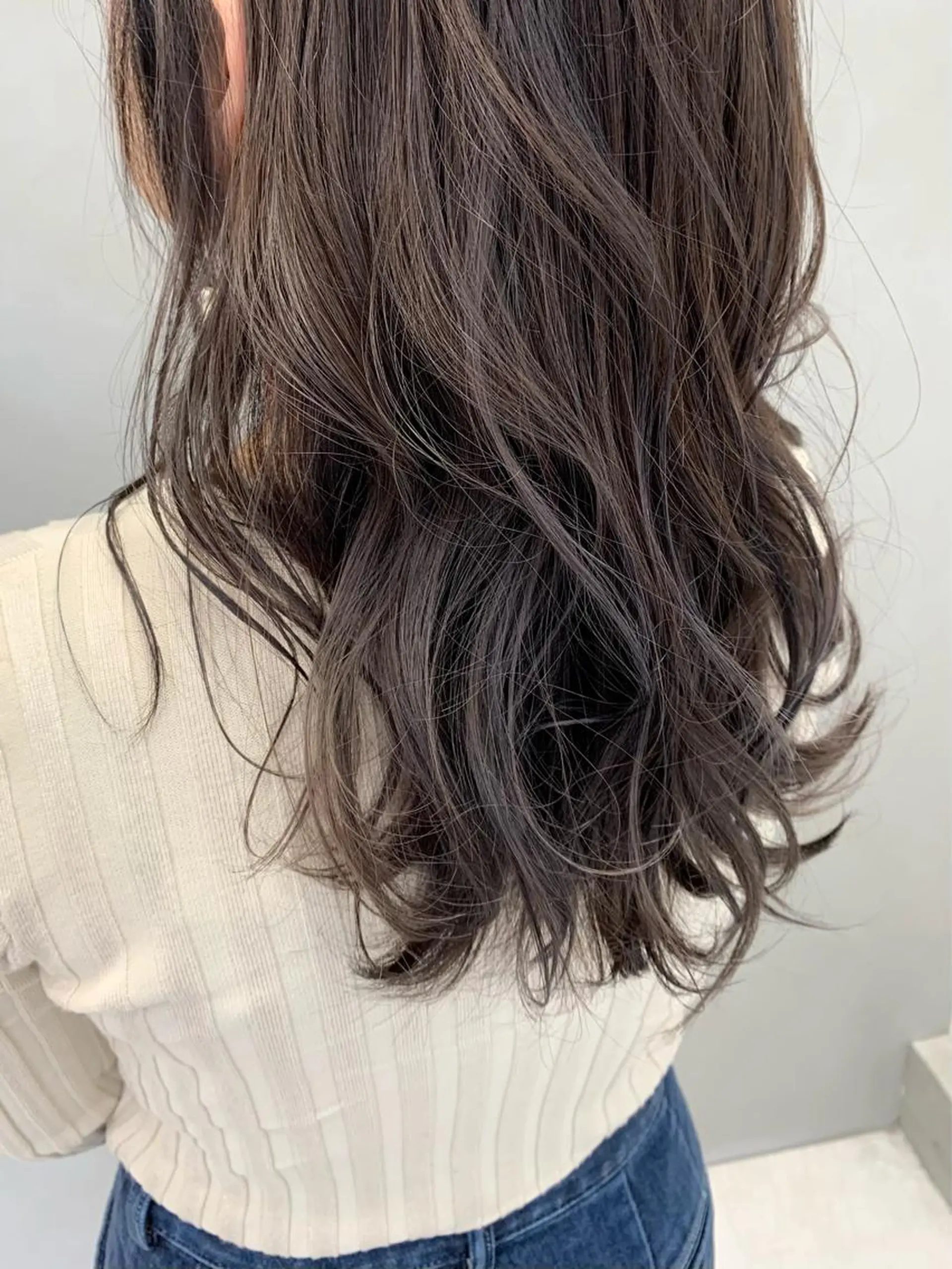 ミディアム カラー アッシュ アッシュグレー アッシュグレージュ ブリーチ 透明感カラー ヘアカラー 💈平島 拓也💈のヘアスタイル