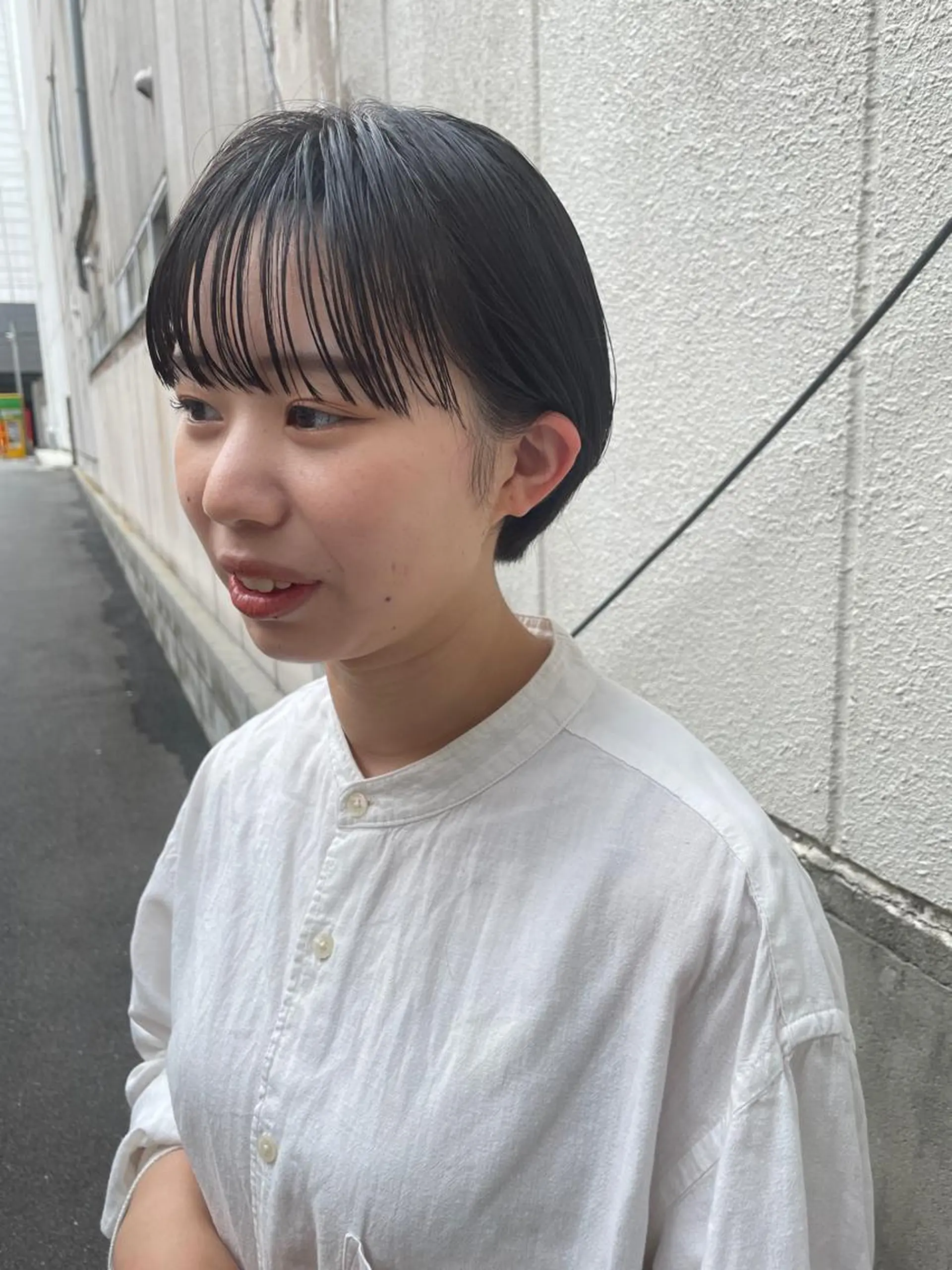 ショート ワイドバング カット さの あやねのヘアスタイル