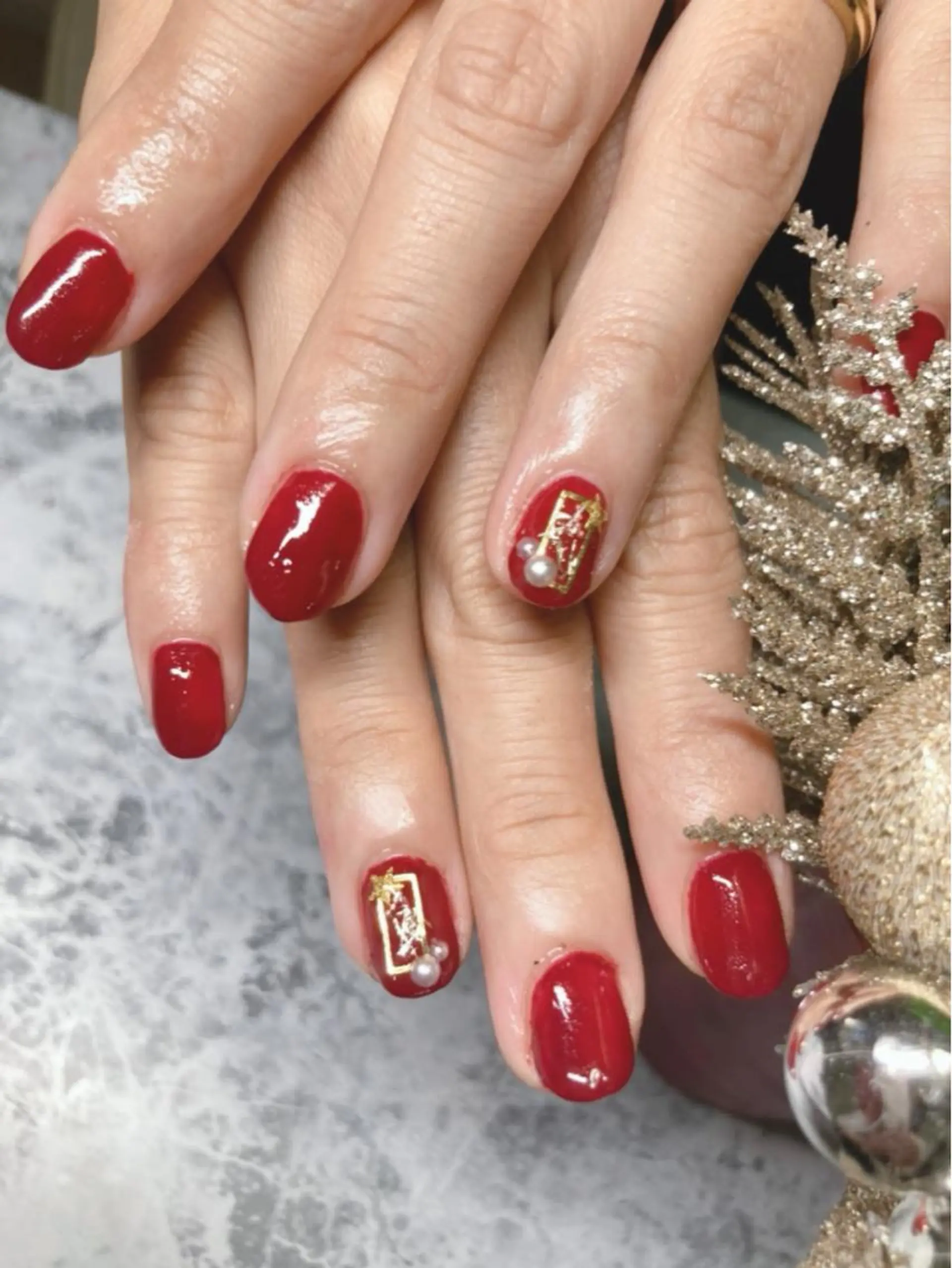 ネイル アートネイル ボルドー 冬ネイル クリスマス ネイルケアサロン Campanulaのネイルデザイン