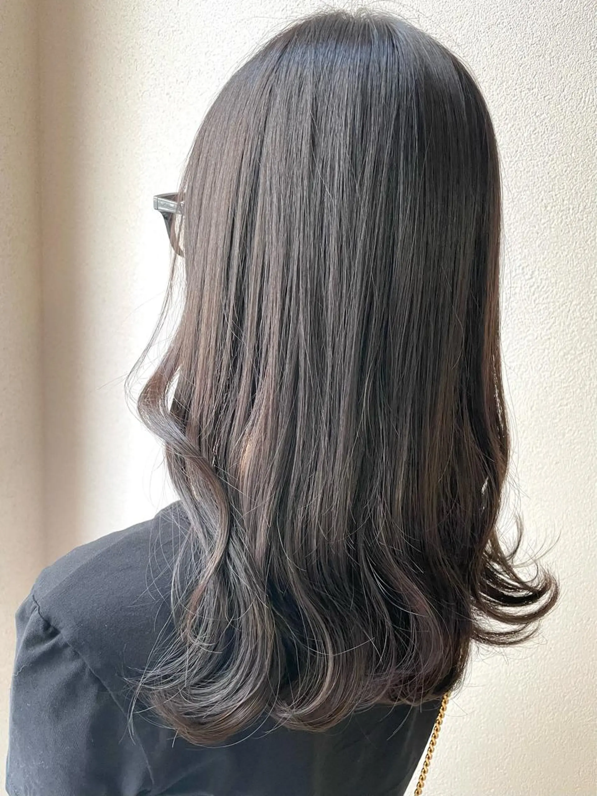 セミロング カラー グレージュ ヘアカラー 沢田 瞳のヘアスタイル