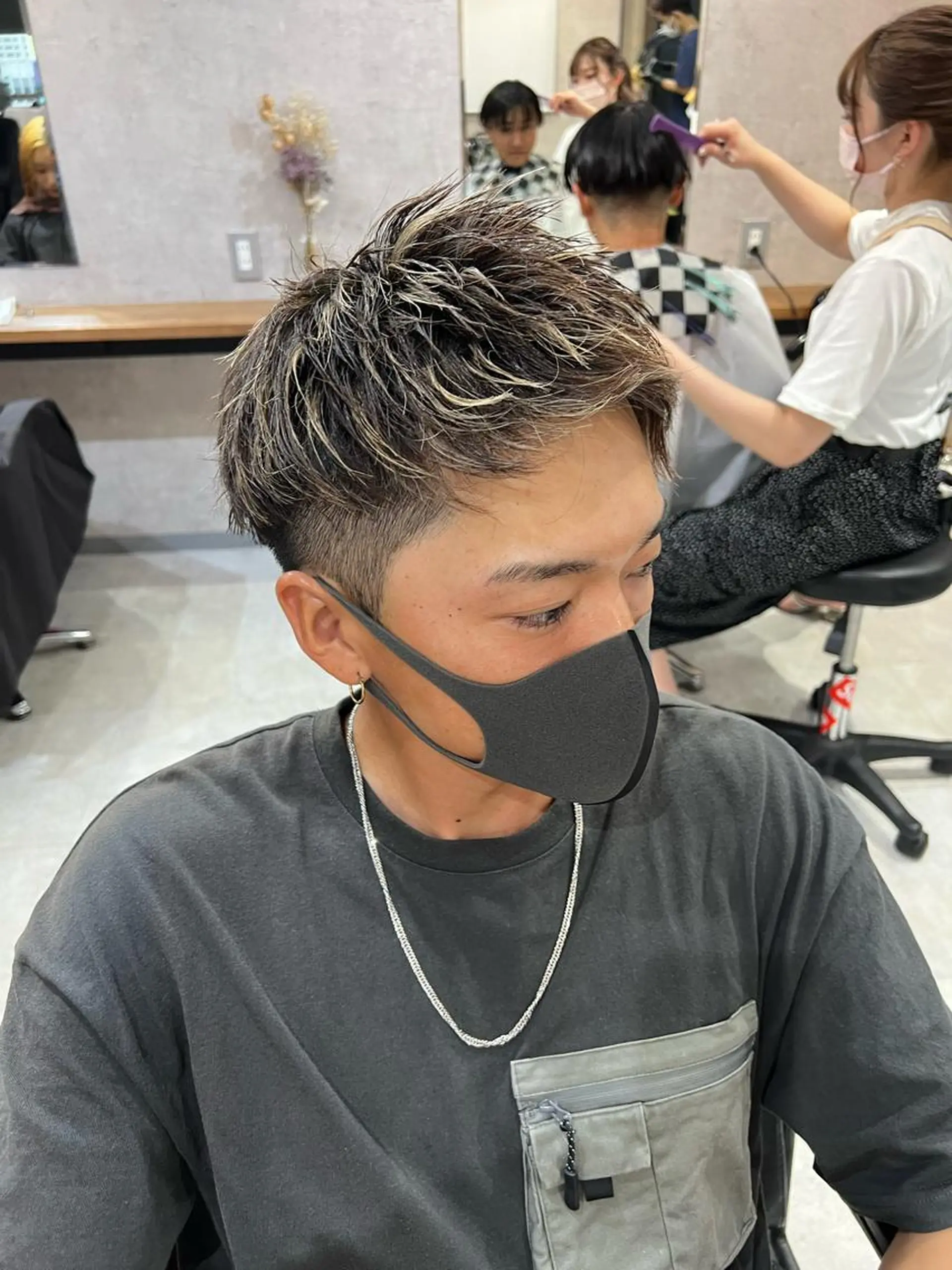 カラー メンズ R/🤎 パーマ&ブリーチ🔥のヘアスタイル