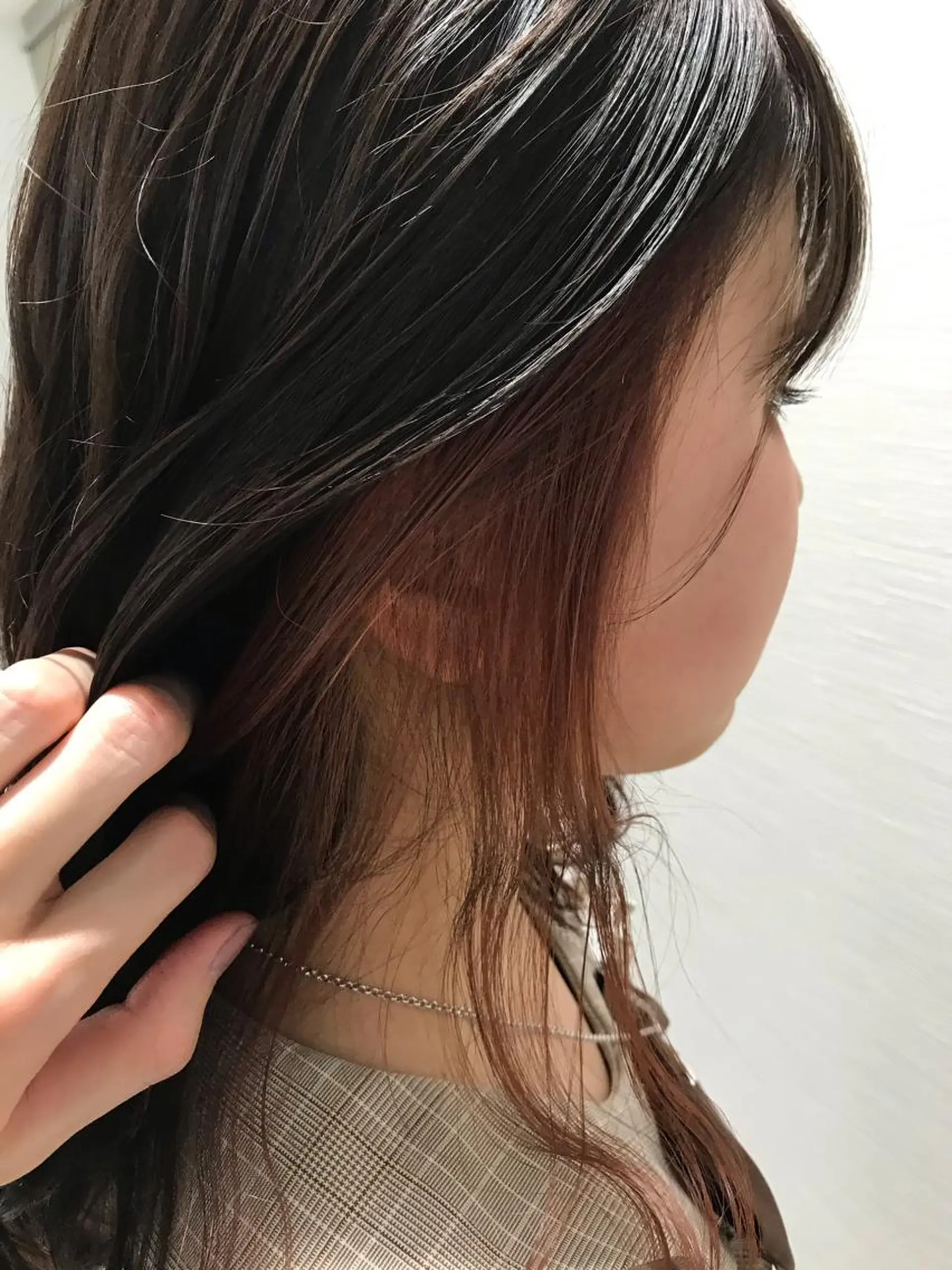 セミロング カラー ブリーチ インナーカラー ピンクカラー 【東北メンズヘア1 位受賞🥇】本間祐太のヘアスタイル