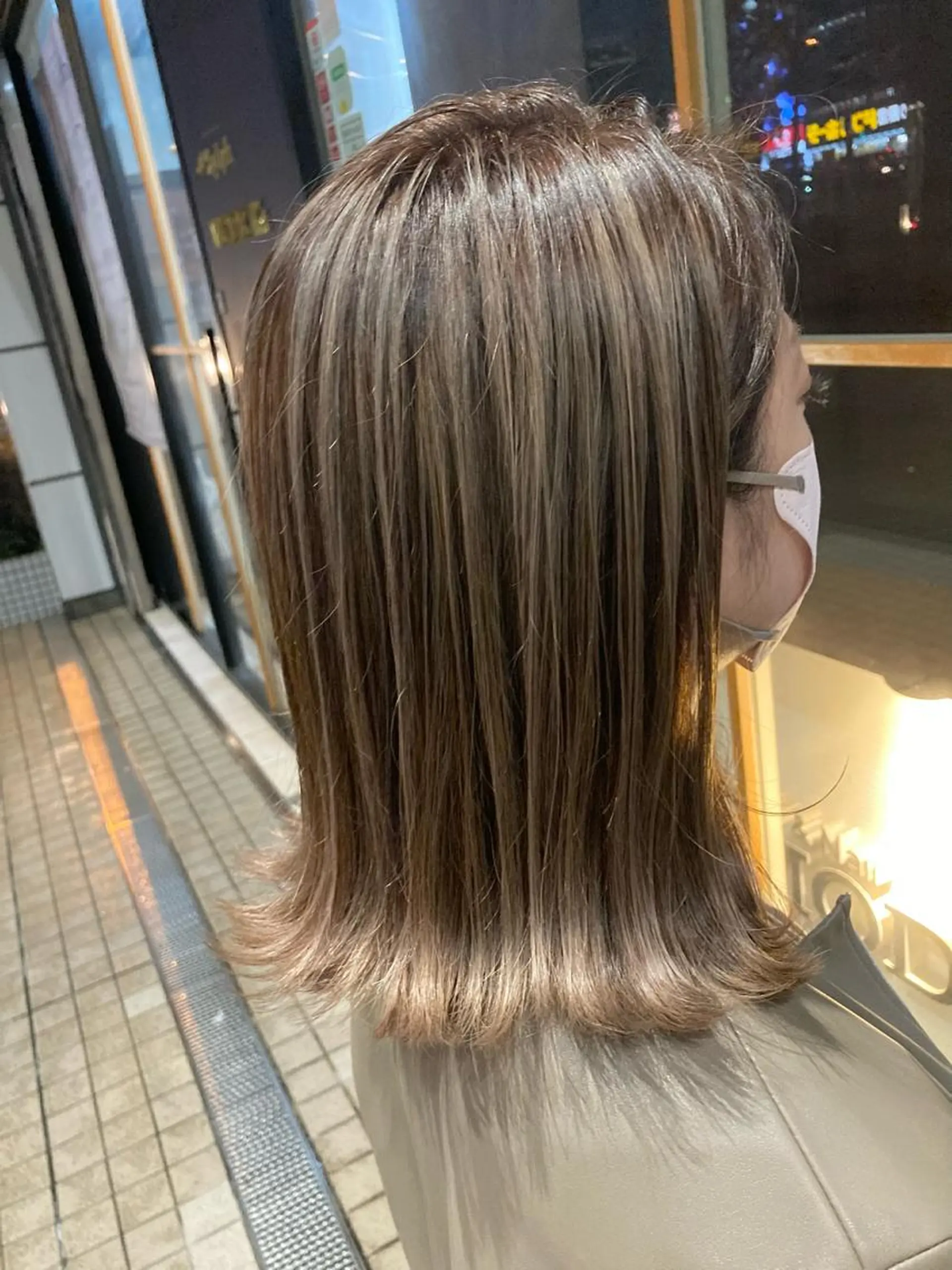 ミディアム カラー バレイヤージュ ベージュカラー ブラウンカラー レイヤーカット カット ヘアカラー トリートメント SHAFT Ieiriのヘアスタイル