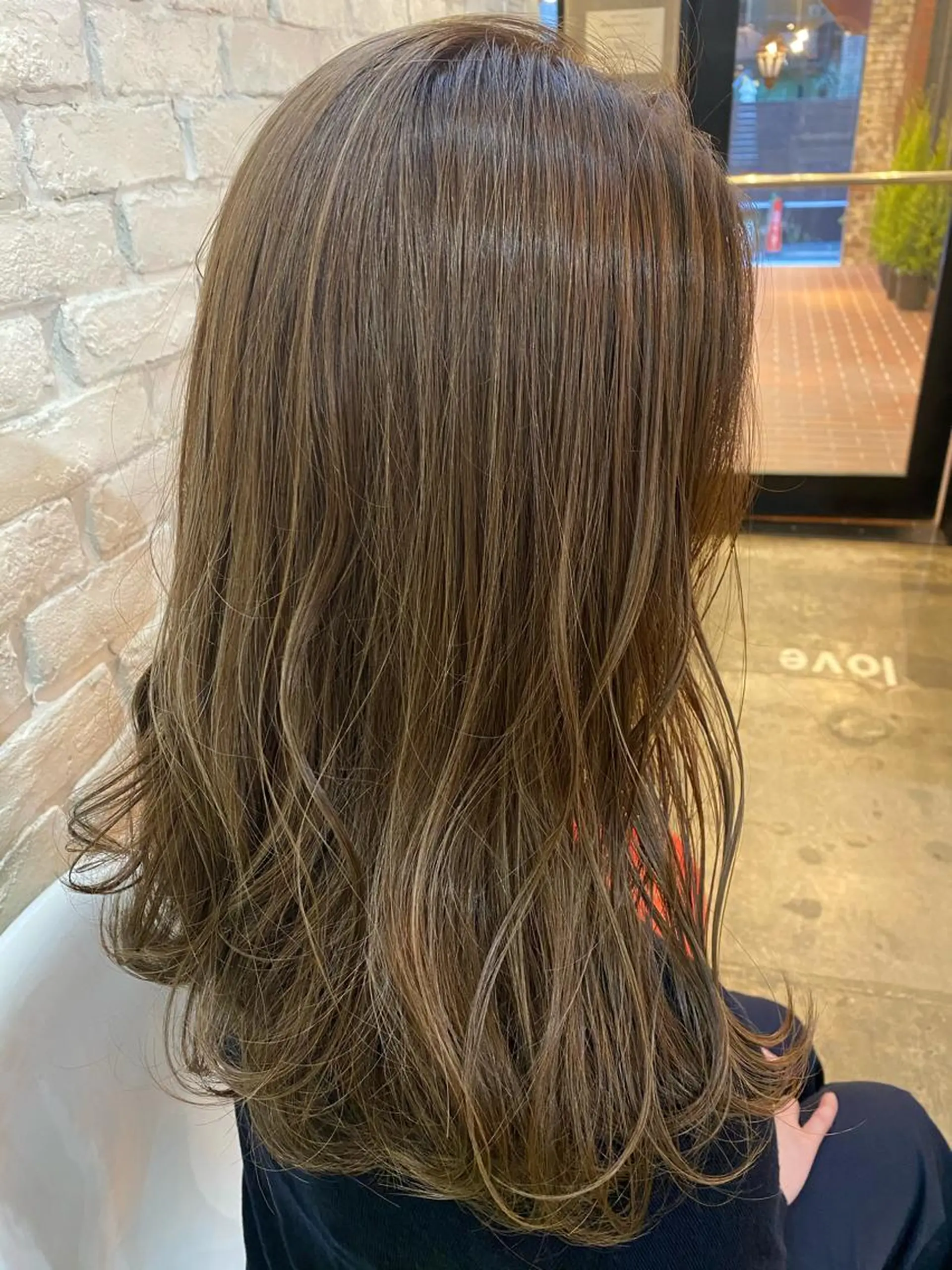 セミロング カラー ベージュカラー ハイライトカラー ハイライト カット ヘアカラー トリートメント 半個室女性salon 🩰Natsumiのヘアスタイル