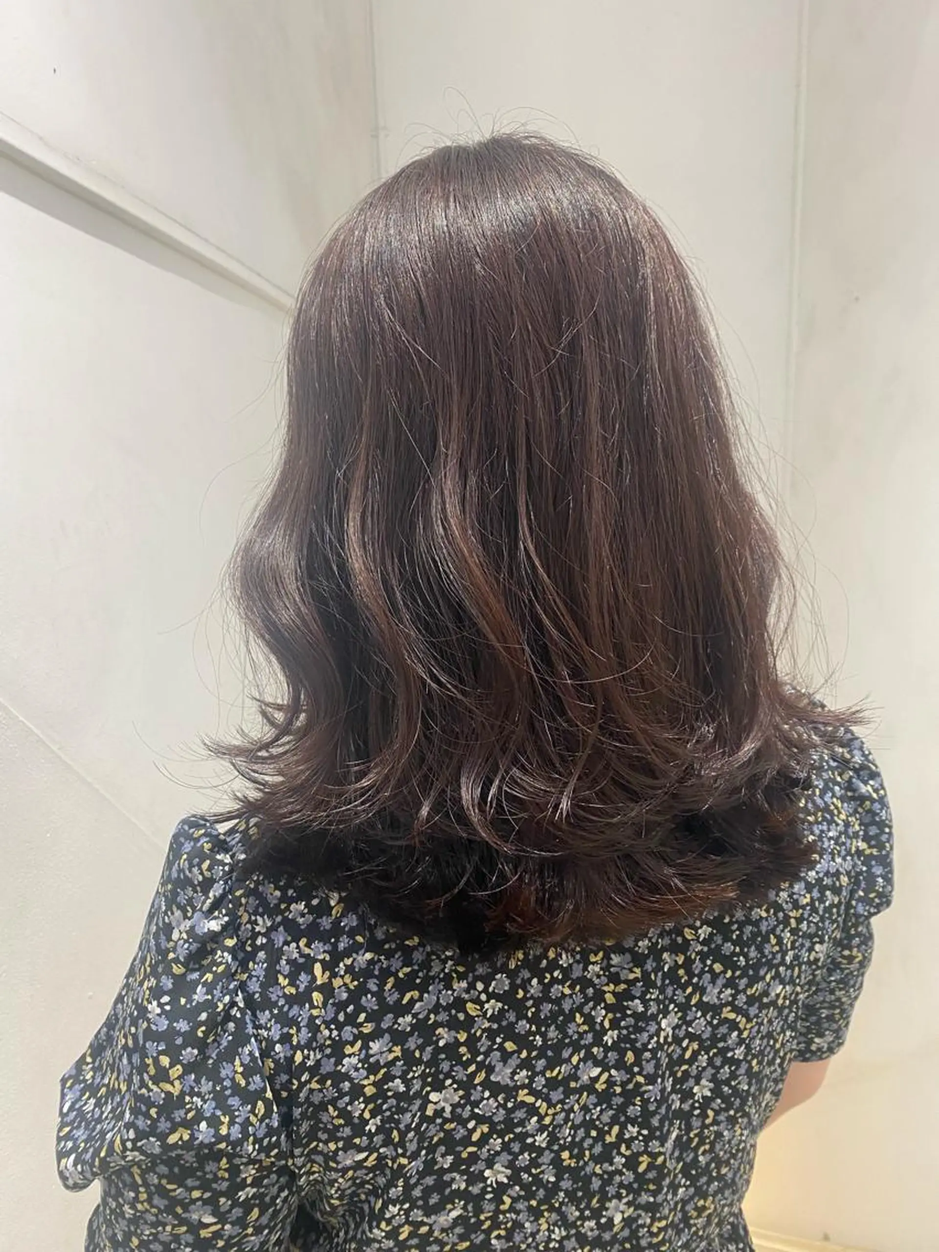 セミロング カラー アイブロウ くびれヘア ✨くびれスタイル✨️ 戸嶋穂乃香のヘアスタイル