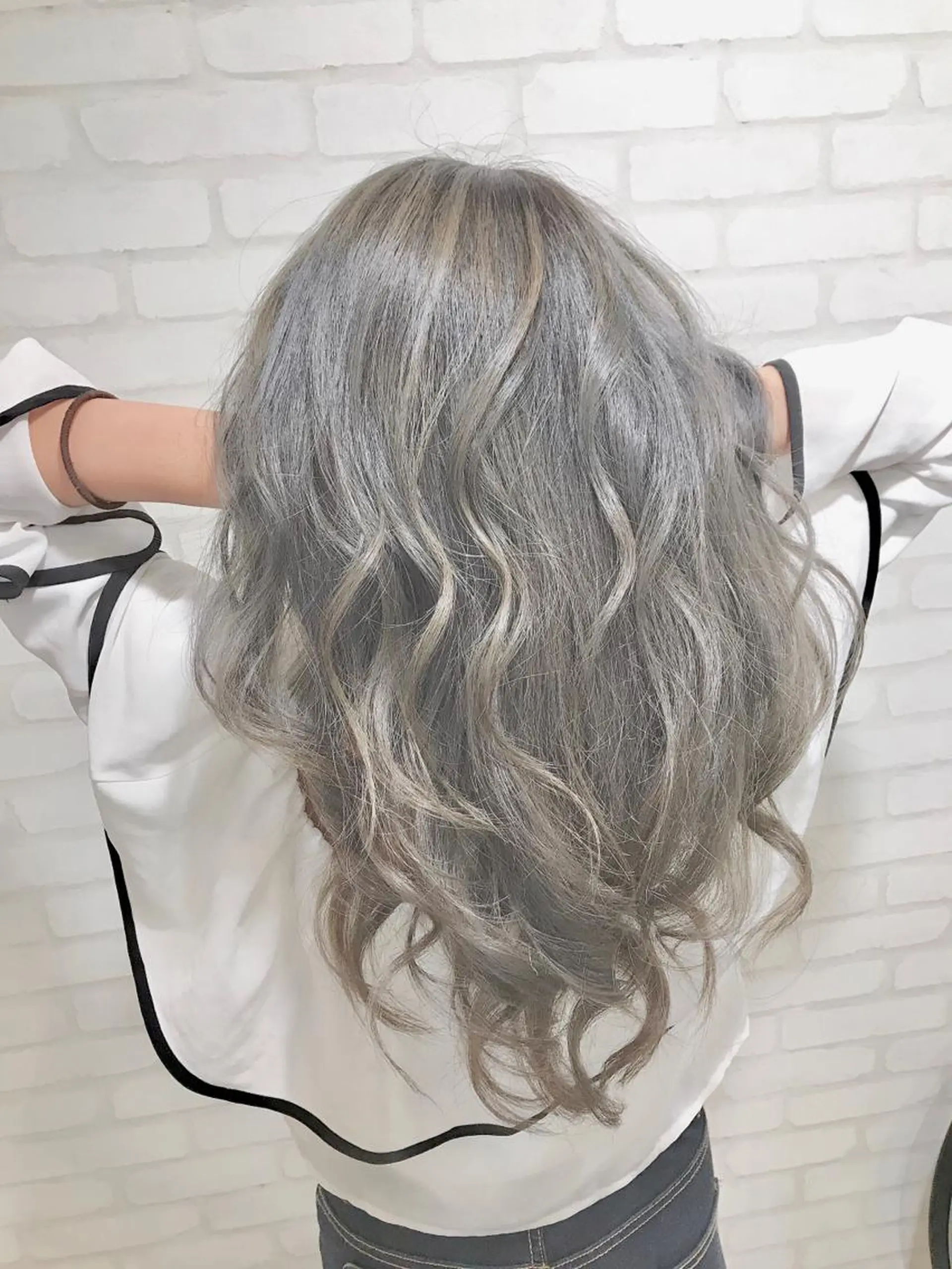 ロング カット ヘアカラー Selene hair OSAKAのヘアスタイル