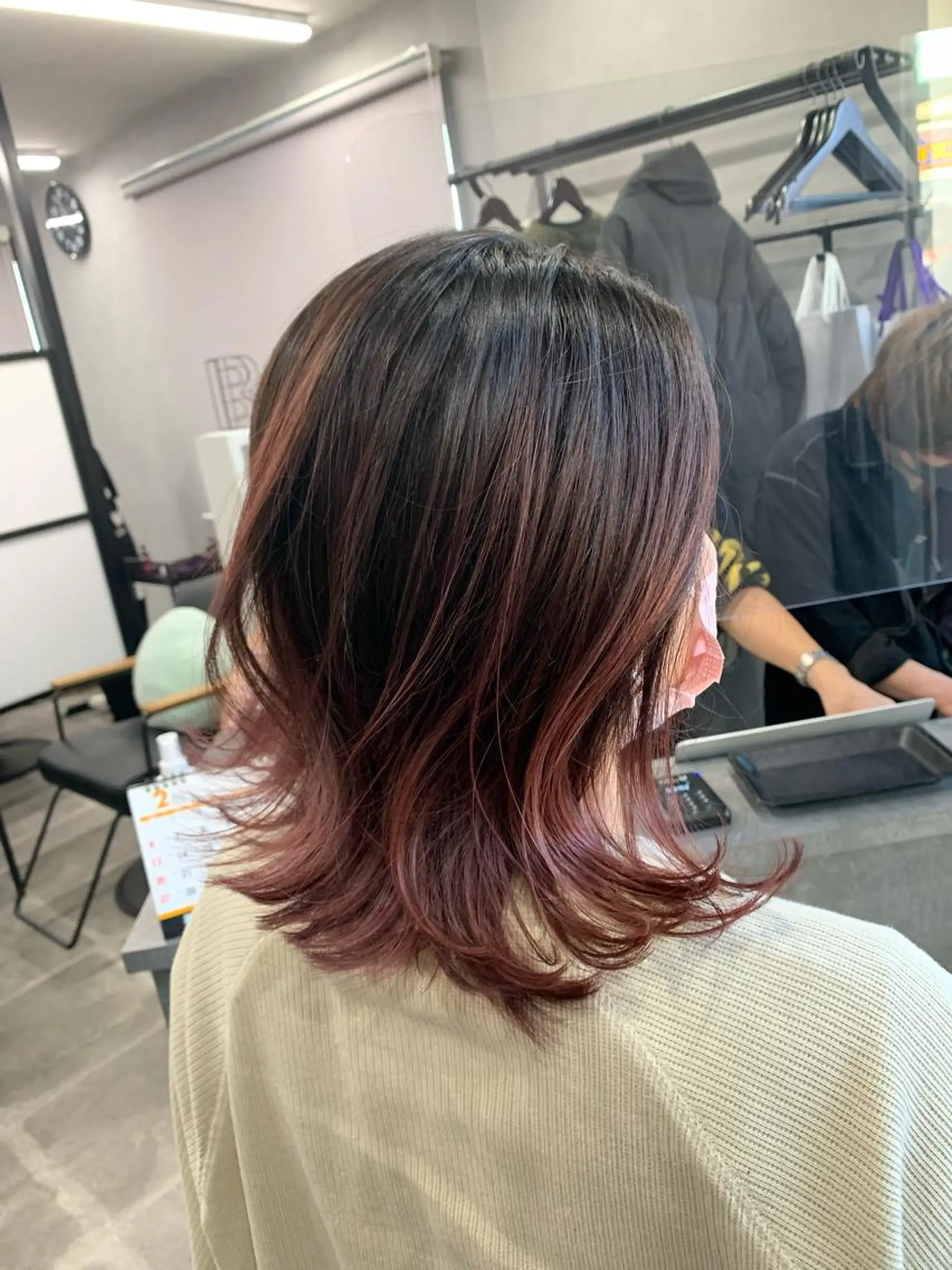 ミディアム カラー カット ヘアカラー hairworksbadass所属・菊地 旬のヘアスタイル