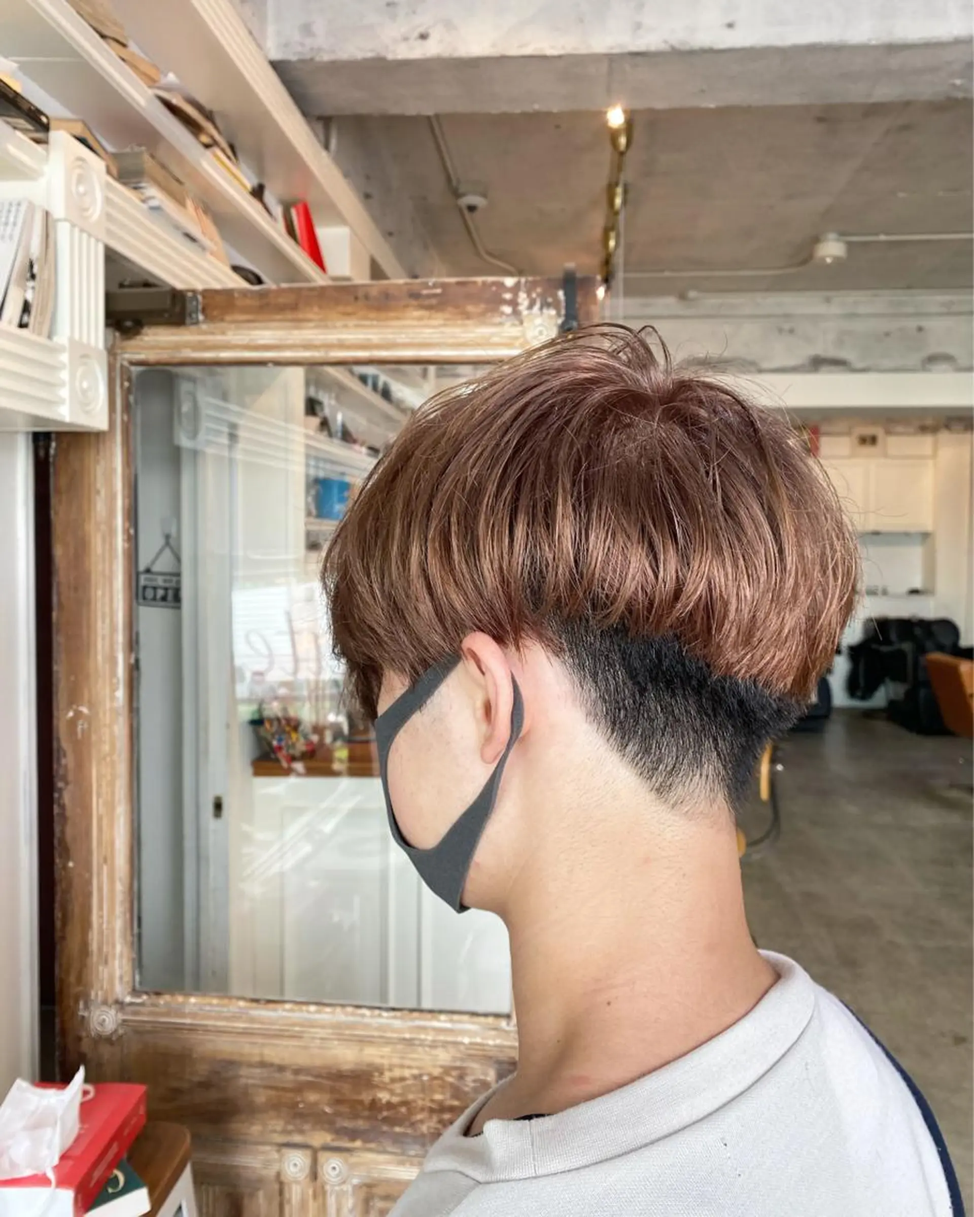 カラー メンズ ベージュカラー ダブルカラー ミルクティーベージュ 森田 翔斗ベージュカラー⭕のヘアスタイル
