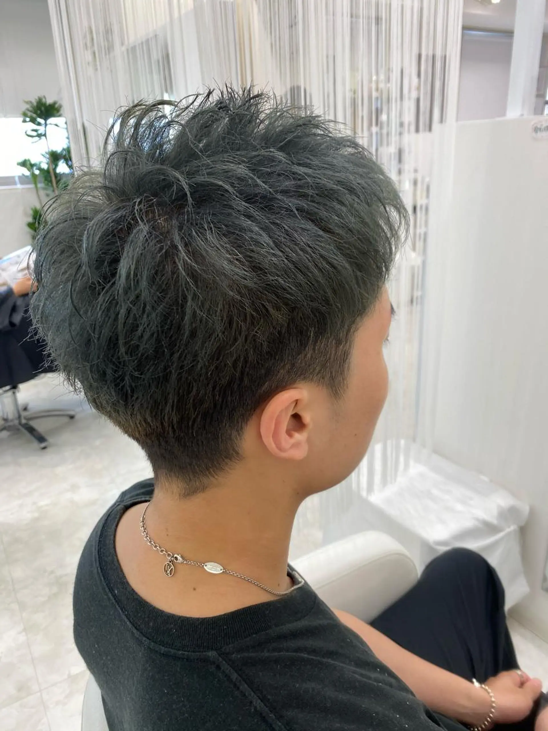 ショート カラー メンズ アッシュ アッシュグレー アッシュグレージュ グレージュ hair Freak所属・佐藤 祥太のヘアスタイル