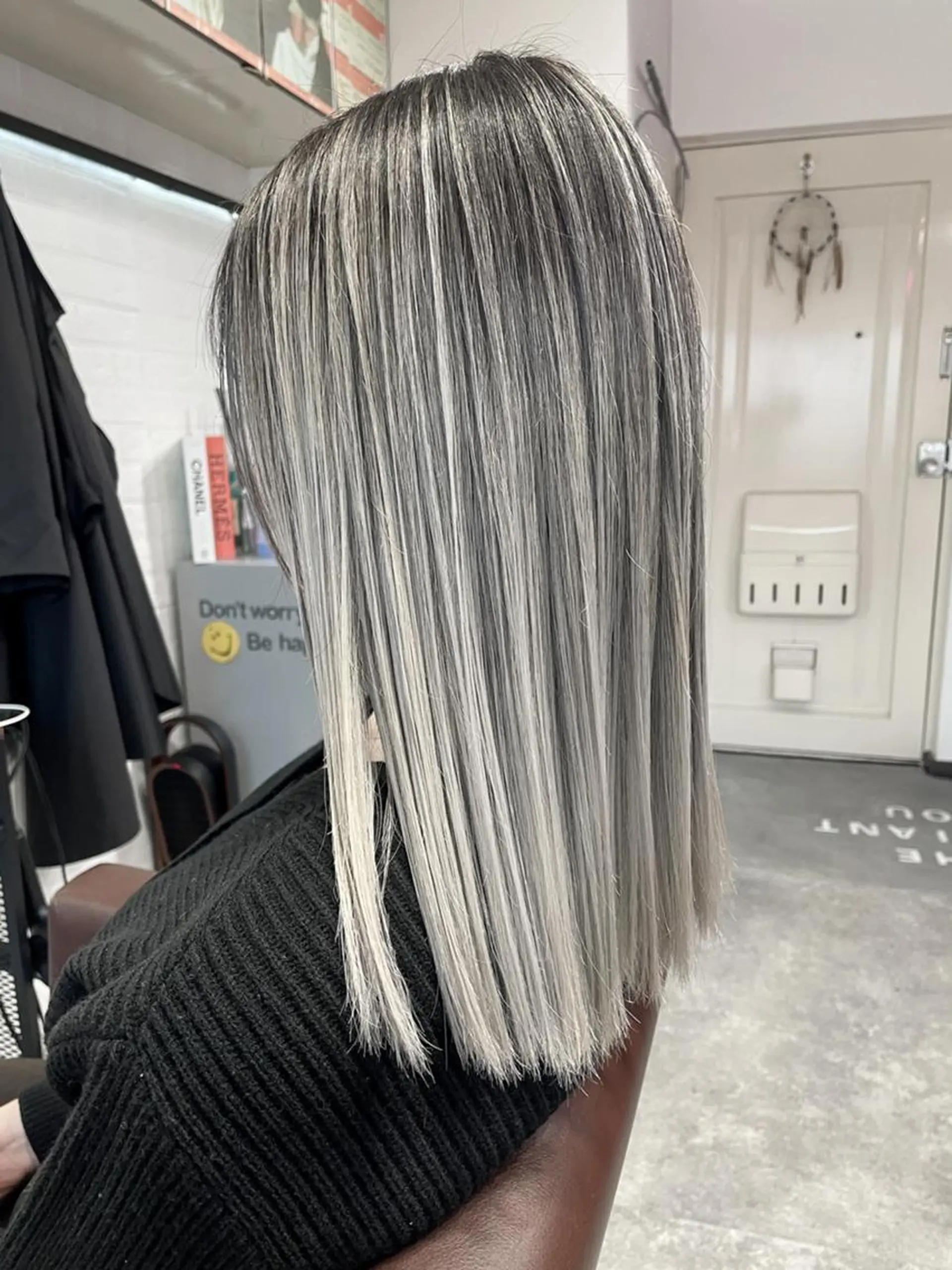 セミロング カラー バレイヤージュ ハイライトカラー ハイライト レイヤーカット ヘアカラー トリートメント WONK. ウォンク 心斎橋のヘアスタイル