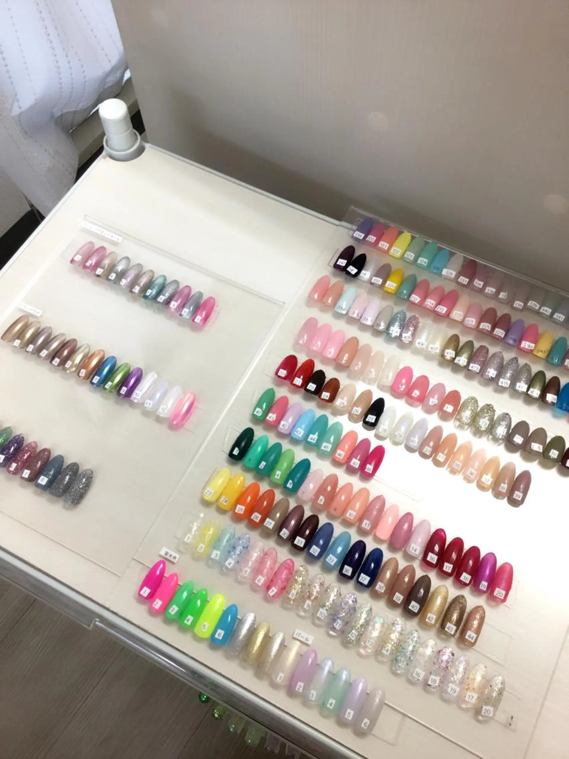 ネイル e.nail所属・和賀井 恵理のネイルデザイン