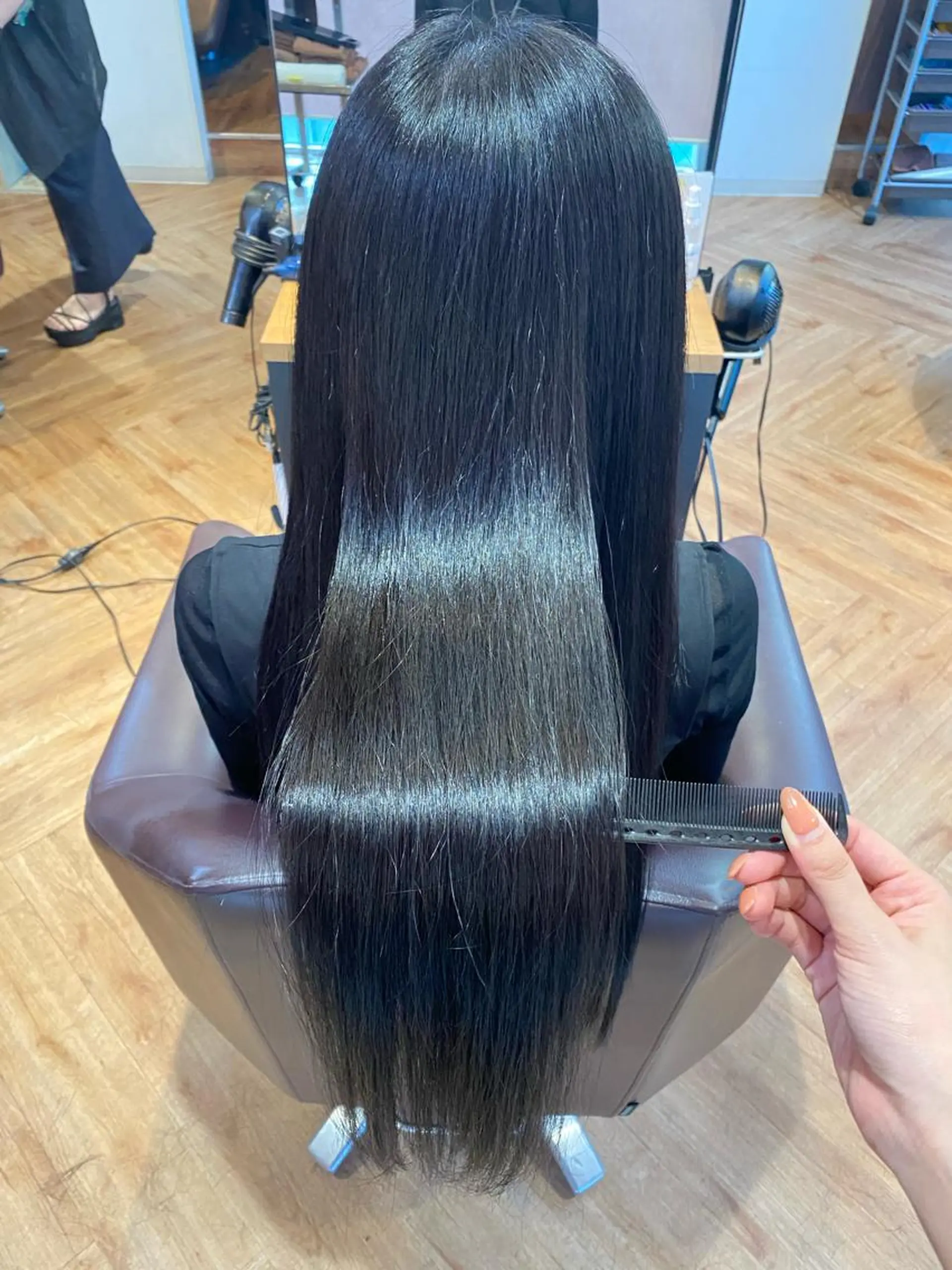 ロング トリートメント 韓国ヘア顔周りカット 艶髪ベージュtamaのヘアスタイル