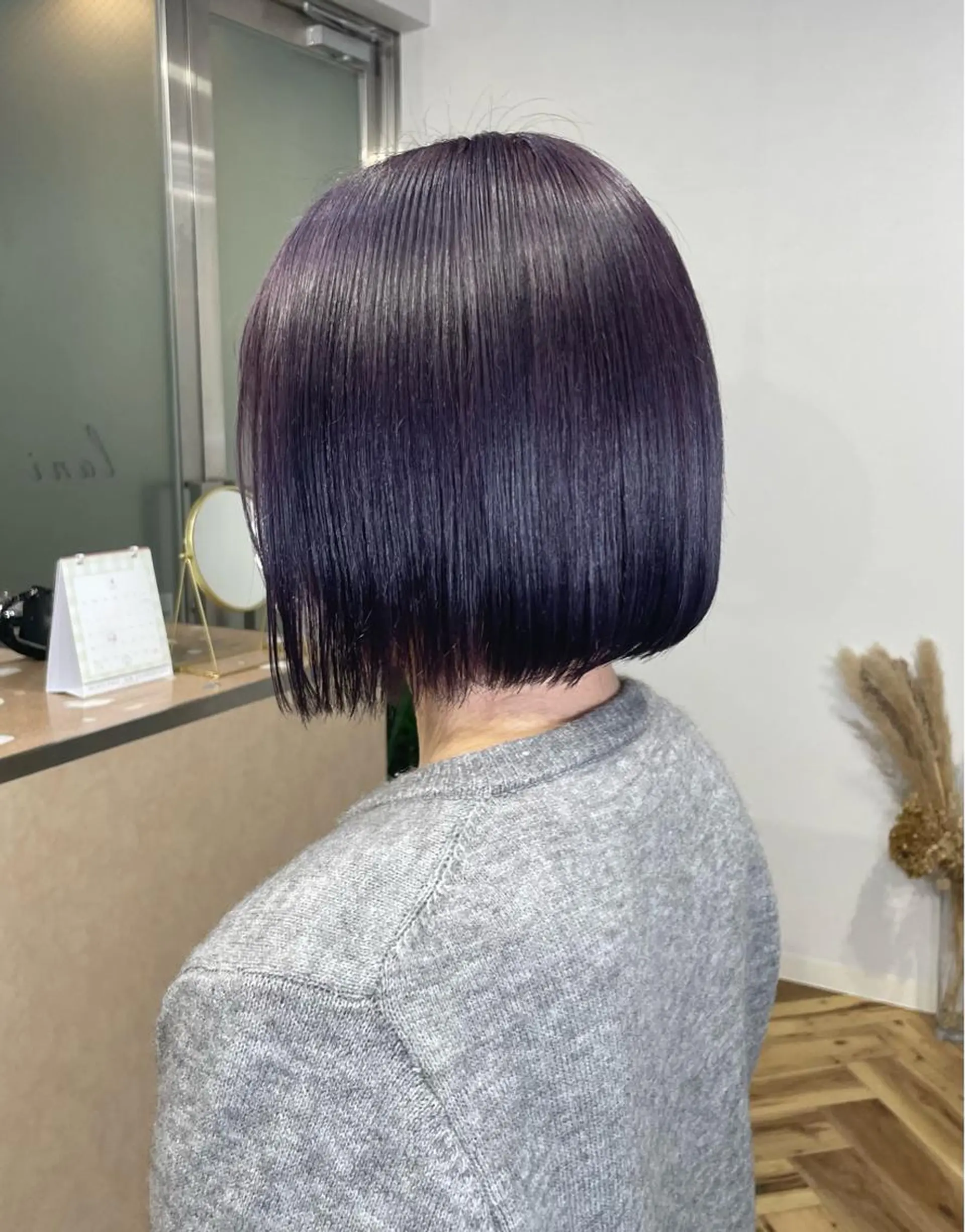 ショート カラー ディープパープル パープルカラー lani hair salon所属・SHOTO ハイトー ン/デザインカラーのヘアスタイル