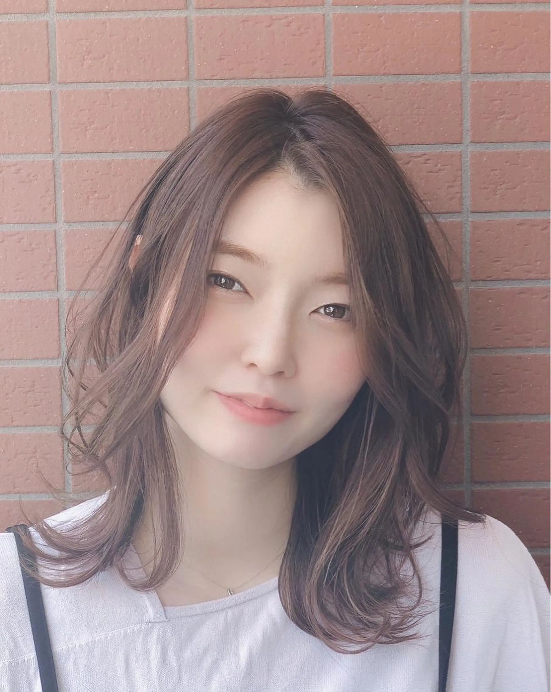 ミディアム 外ハネヘア カット 志賀 大倫のヘアスタイル