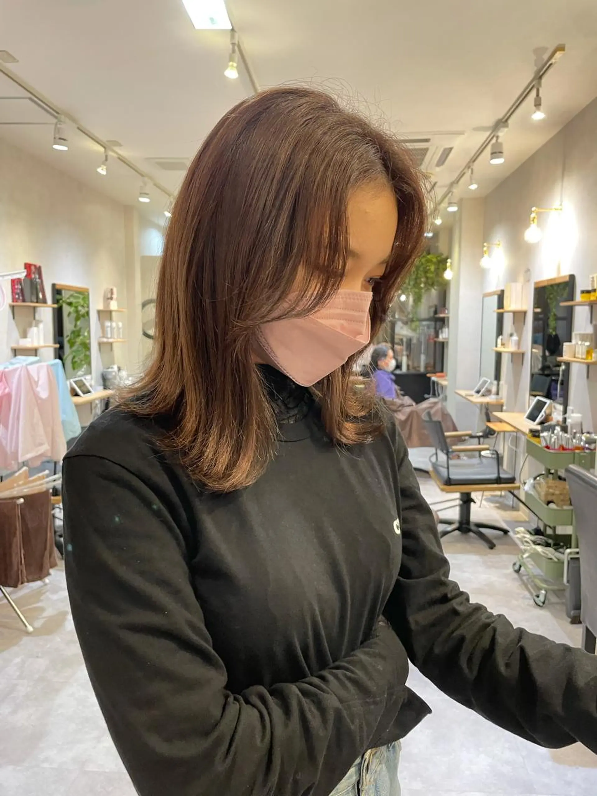 ミディアム カラー 顔まわりレイヤー レイヤーカット salowin梅田茶屋町north所属・くがれいじ 梅田/ショート/ボブのヘアスタイル