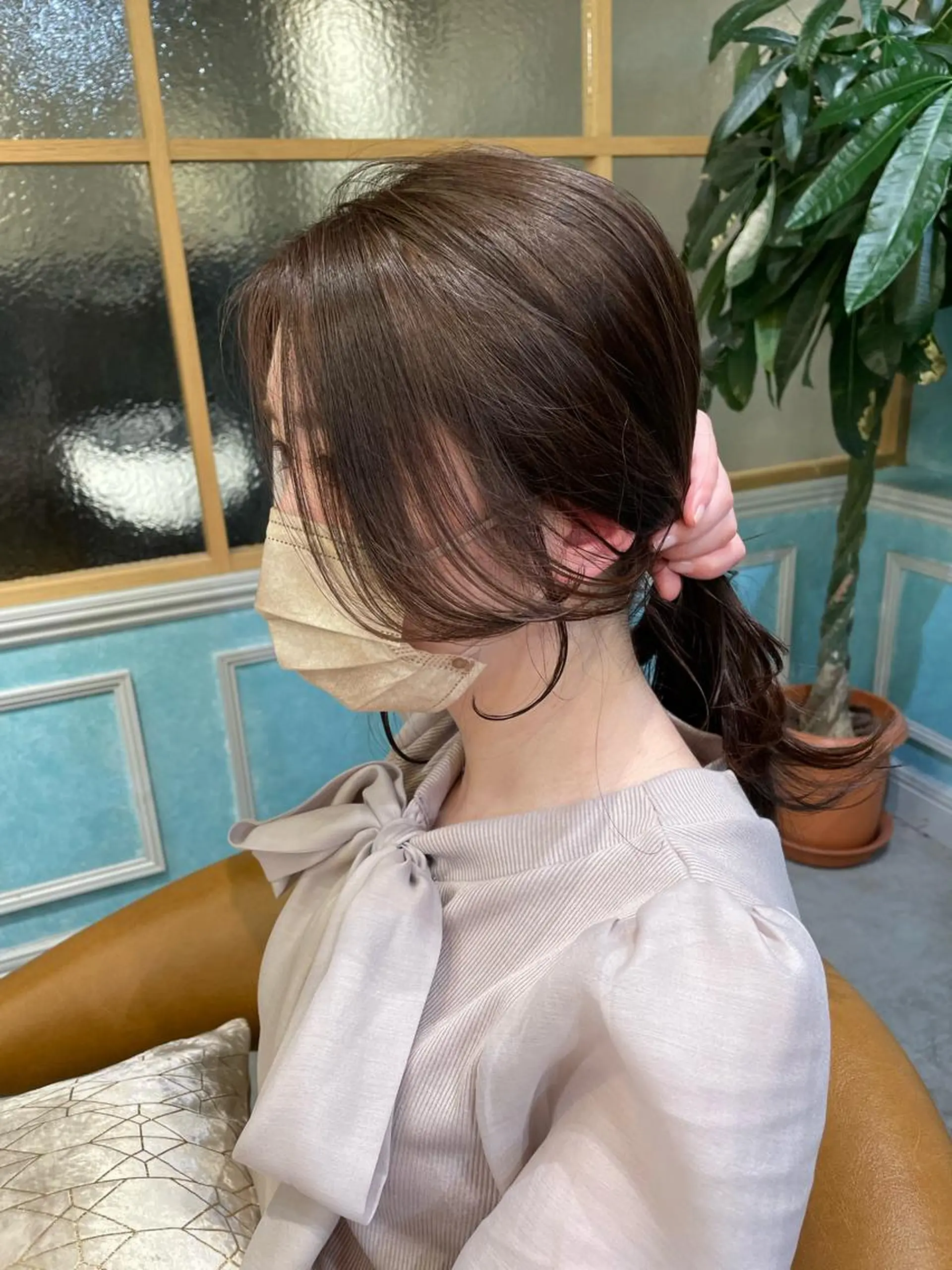 ミディアム カット ヘアカラー トリートメント 山本翔一郎 韓国顔周りレイヤーのヘアスタイル