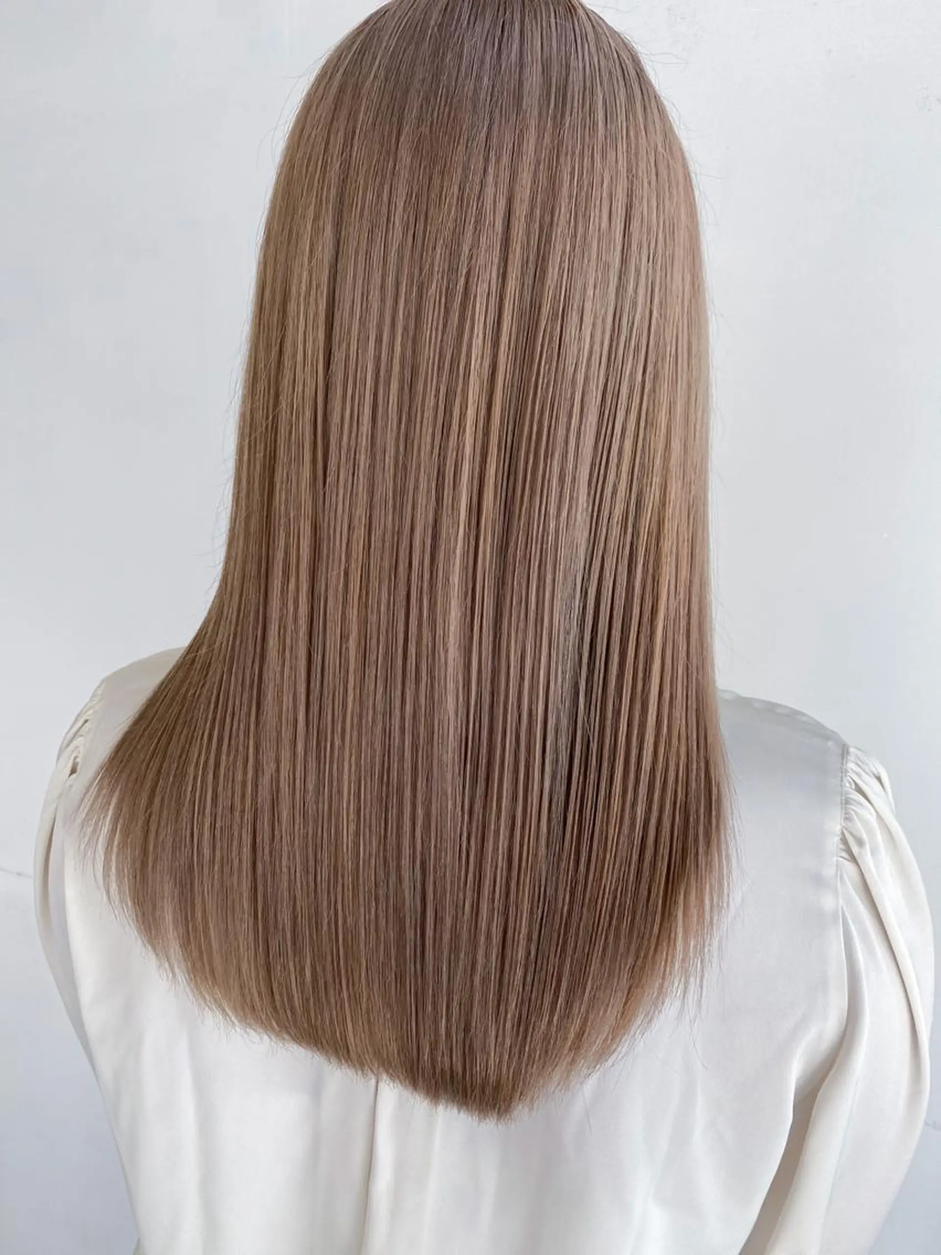 ロング カラー ベージュカラー ブロンド ブロンドベージュ 縮毛矯正 ness ネスのヘアスタイル