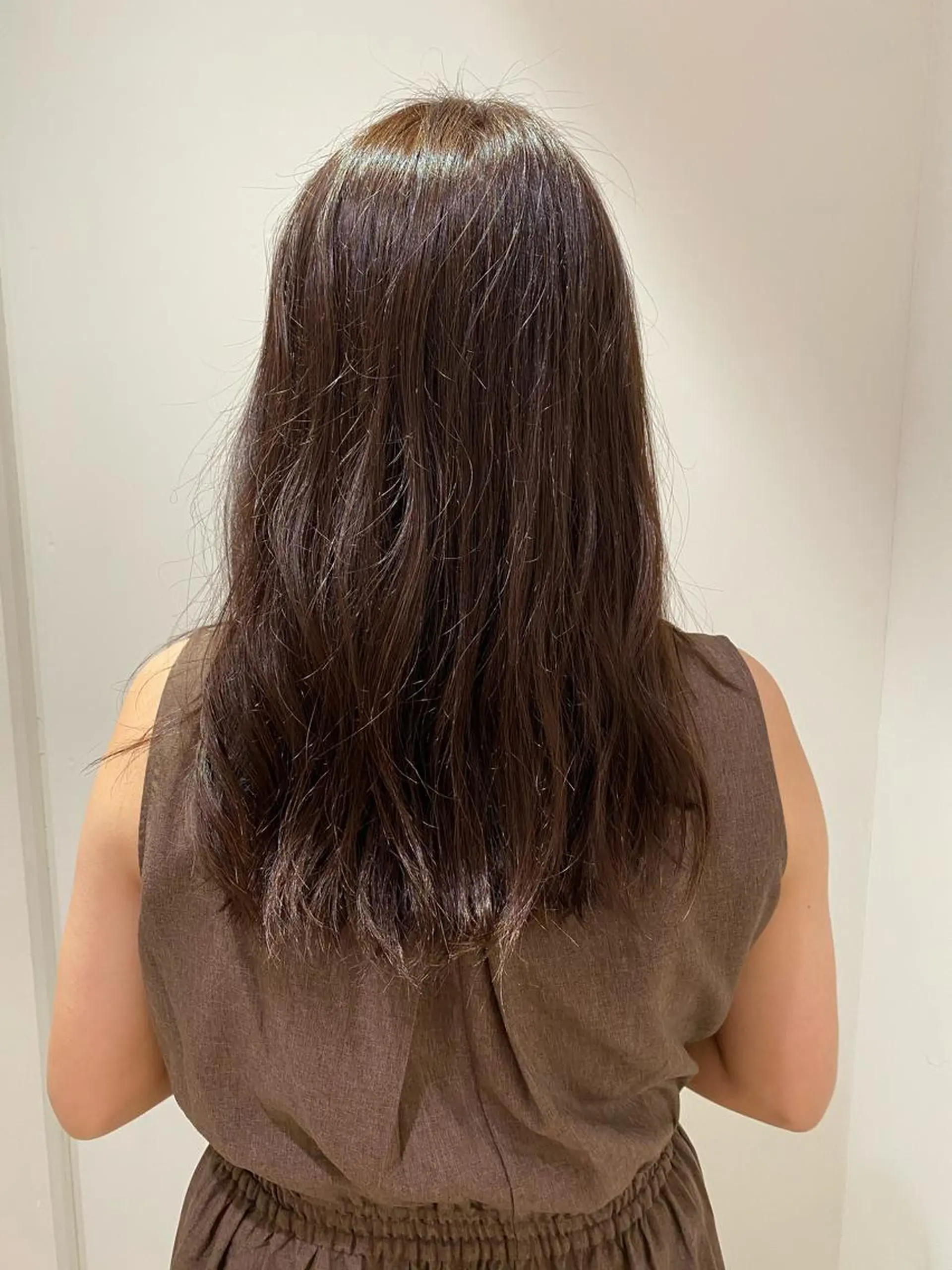 セミロング カラー ヘアアレンジ ネイル マツエク・マツパ アッシュ アッシュブラウン ブラウンカラー カラーマツエク ブラウン カット ヘアカラー 福壽 優奈のヘアスタイル