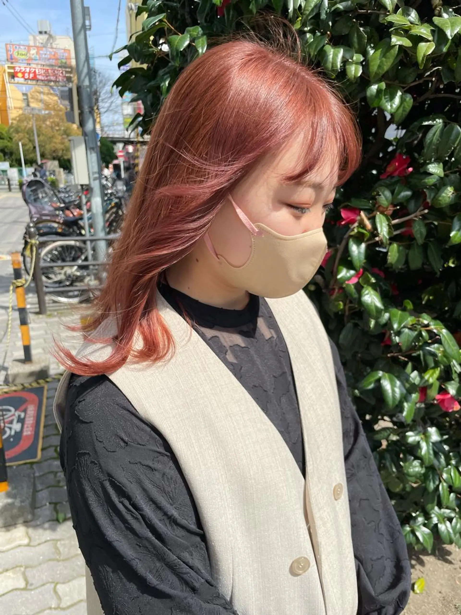 ミディアム カラー akane .のヘアスタイル