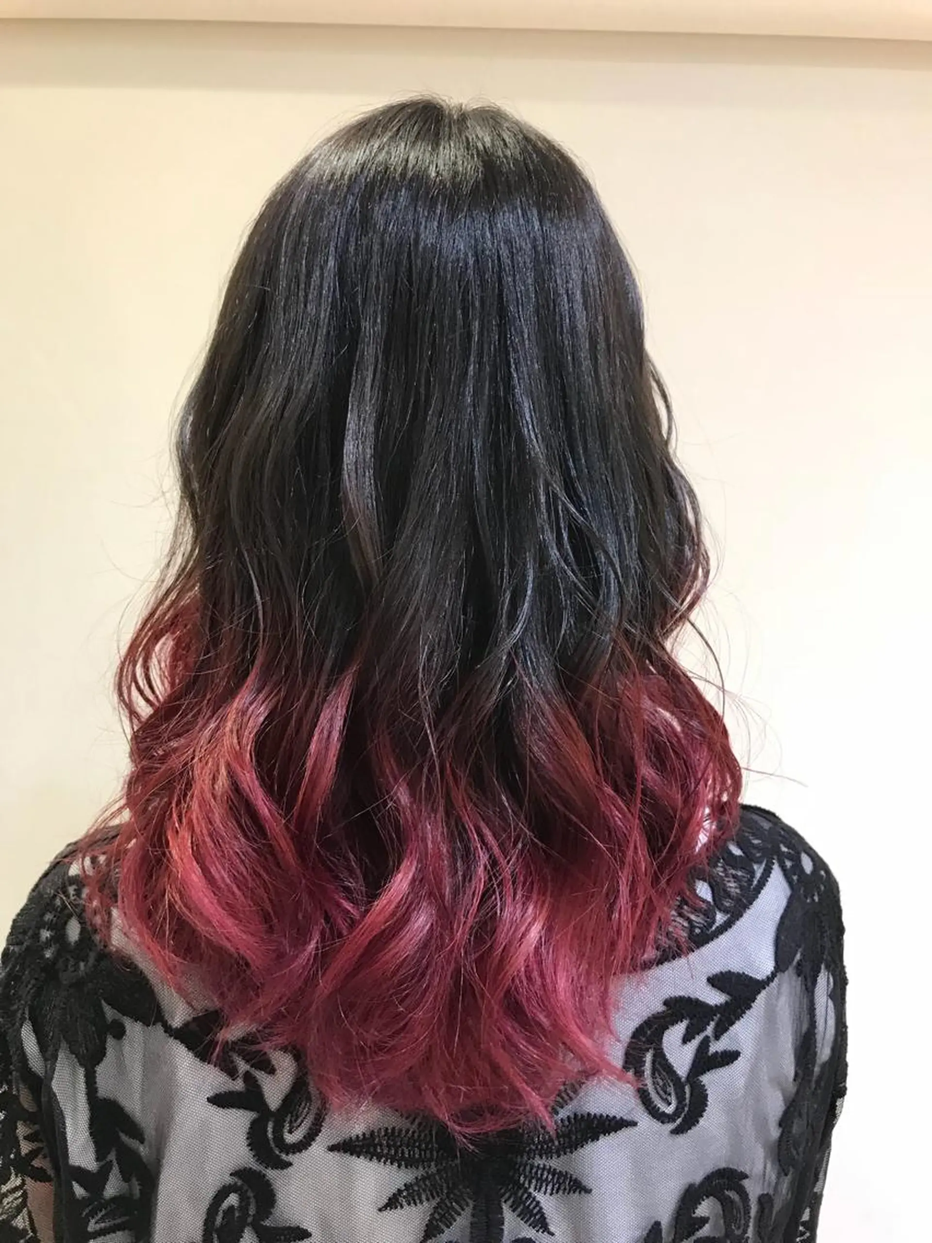 セミロング カラー グラデーションカラー 清藤 綾のヘアスタイル