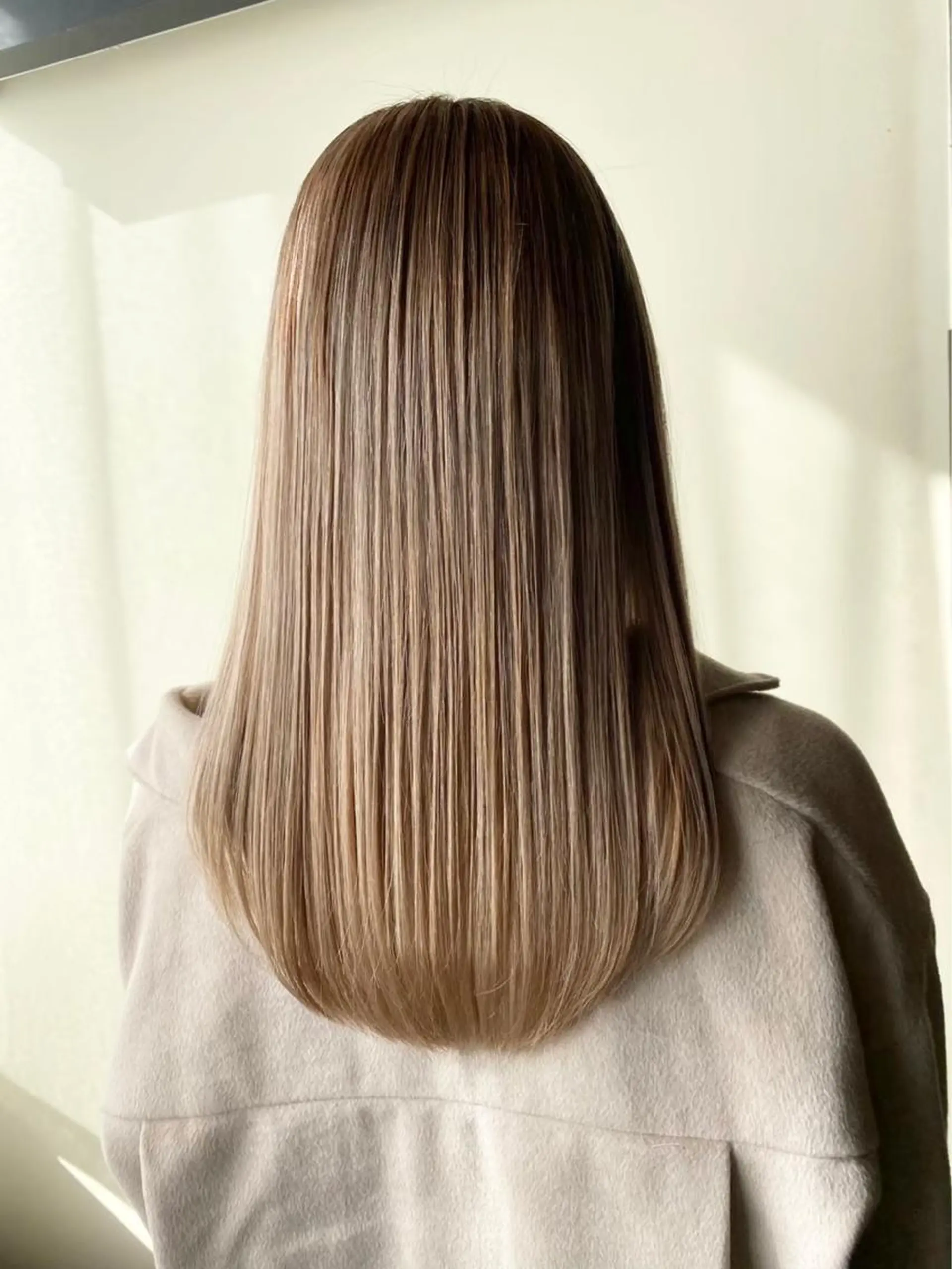セミロング カラー ベージュカラー レイヤー/艶カラー 🫧守利のヘアスタイル