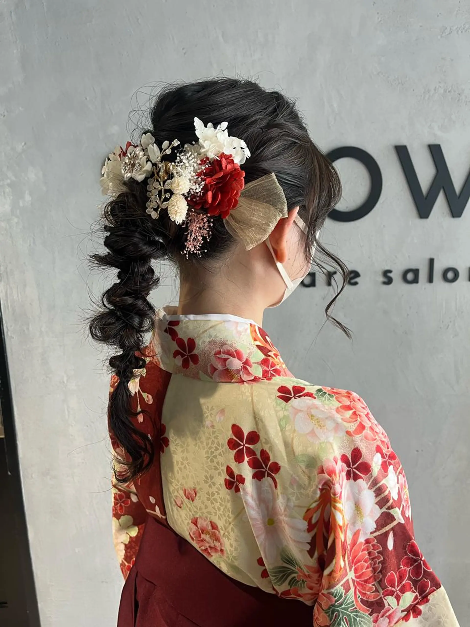 セミロング カラー パーマ ヘアアレンジ 成人式 ポニーテール 結婚式・ブライダル 卒業式のヘアスタイル 隠れ家サロンso you所属・yukimi .のヘアスタイル
