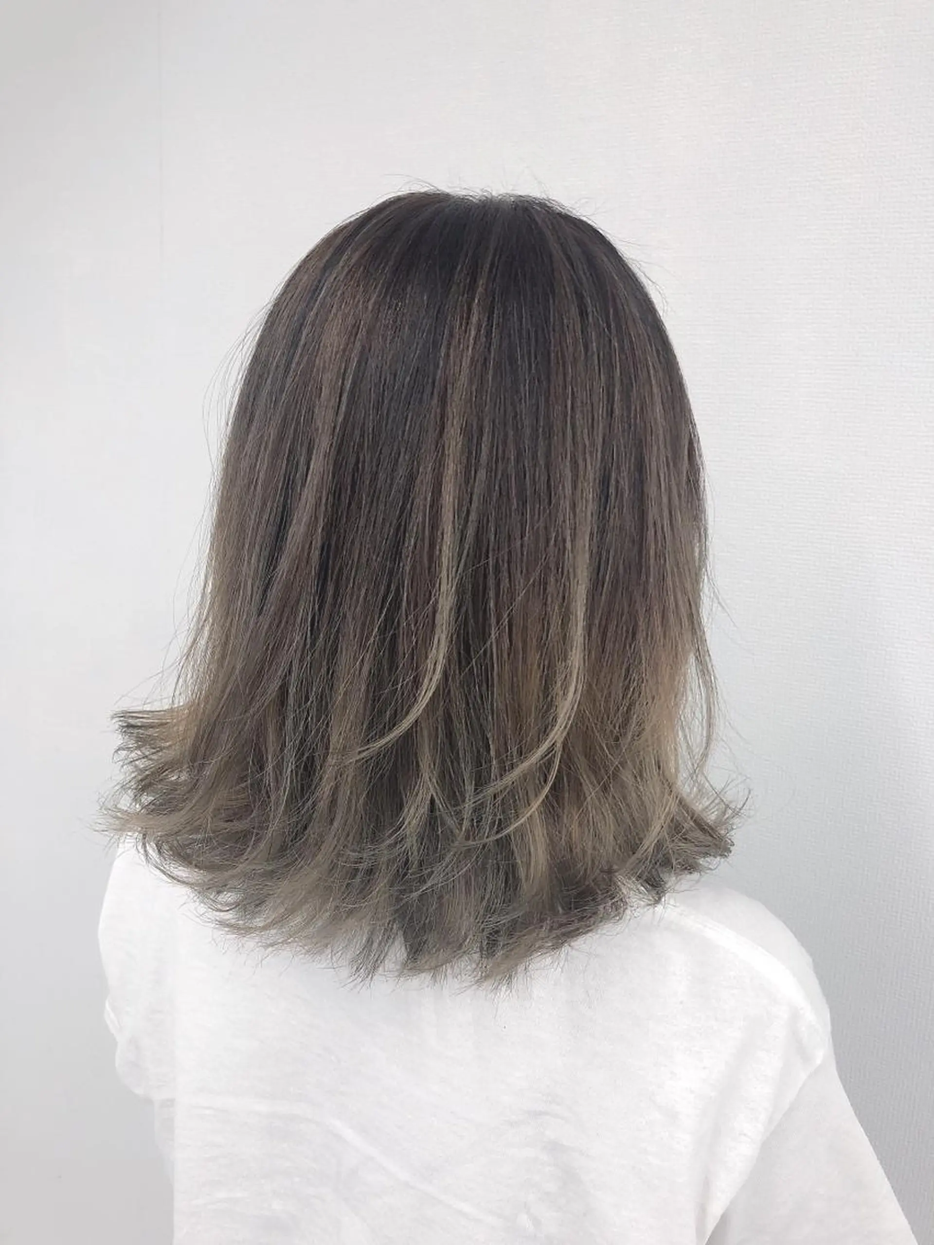 ミディアム カット ヘアカラー トリートメント ミルクティーカラー 🌈店長クボのヘアスタイル