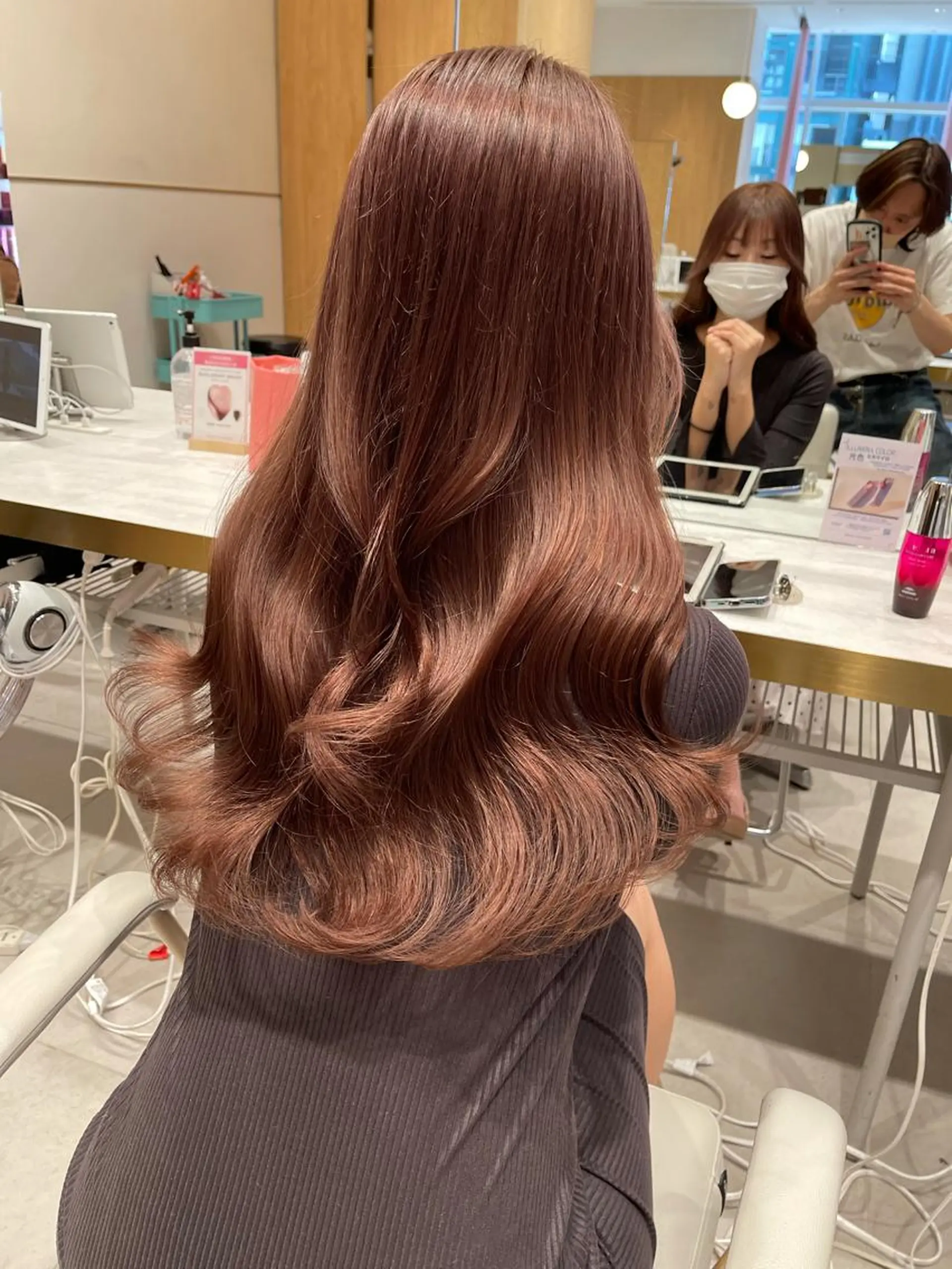 ロング くびれヘア レイヤーカット 似合わせカット 小顔カット カット ヘアカラー トリートメント ボブパーマ ウルフパーマのヘアスタイル