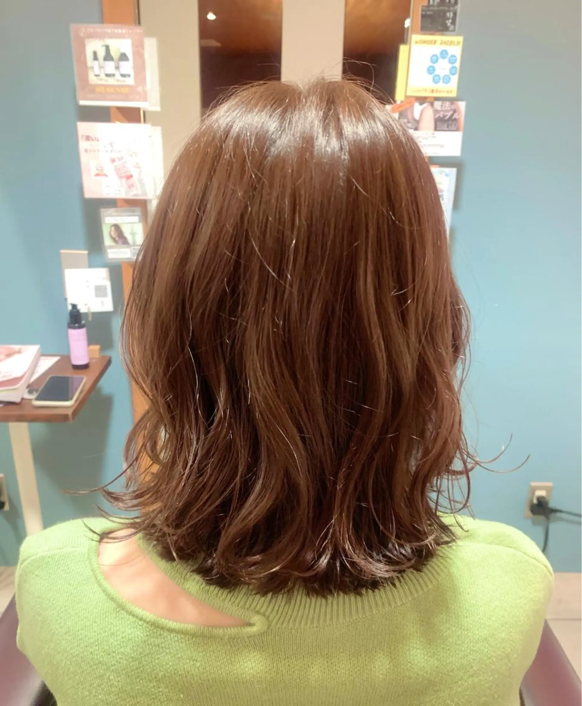 ミディアム カラー ベージュカラー ピンクカラー ピンクベージュ ボブ 外ハネヘア 傷ませない縮毛矯正／ 吉岡 美江のヘアスタイル