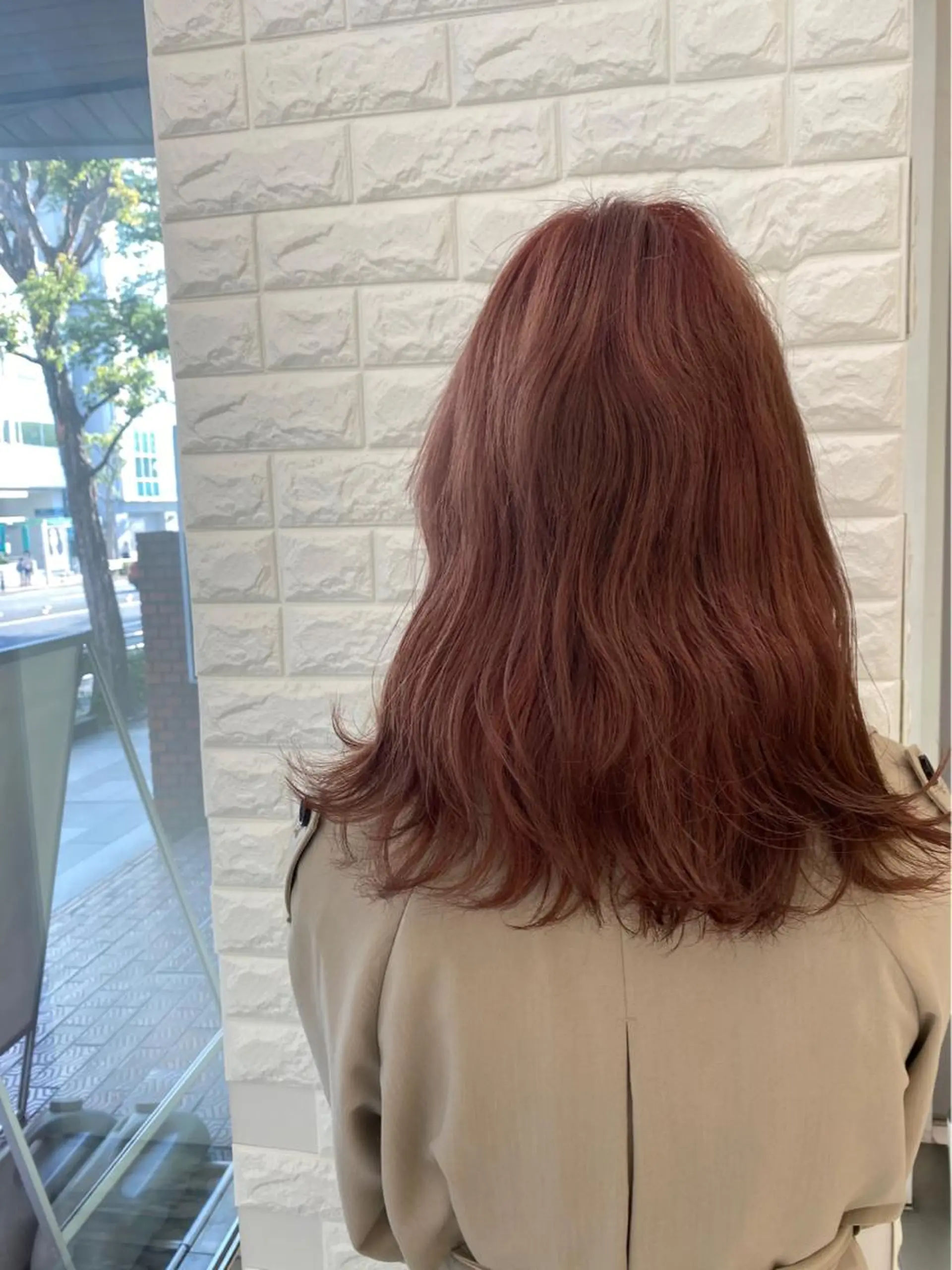 カラー ベージュカラー ブラウンカラー ピンクカラー ピンクベージュ uni原宿所属・韓国ヘア レイヤーカットのヘアスタイル