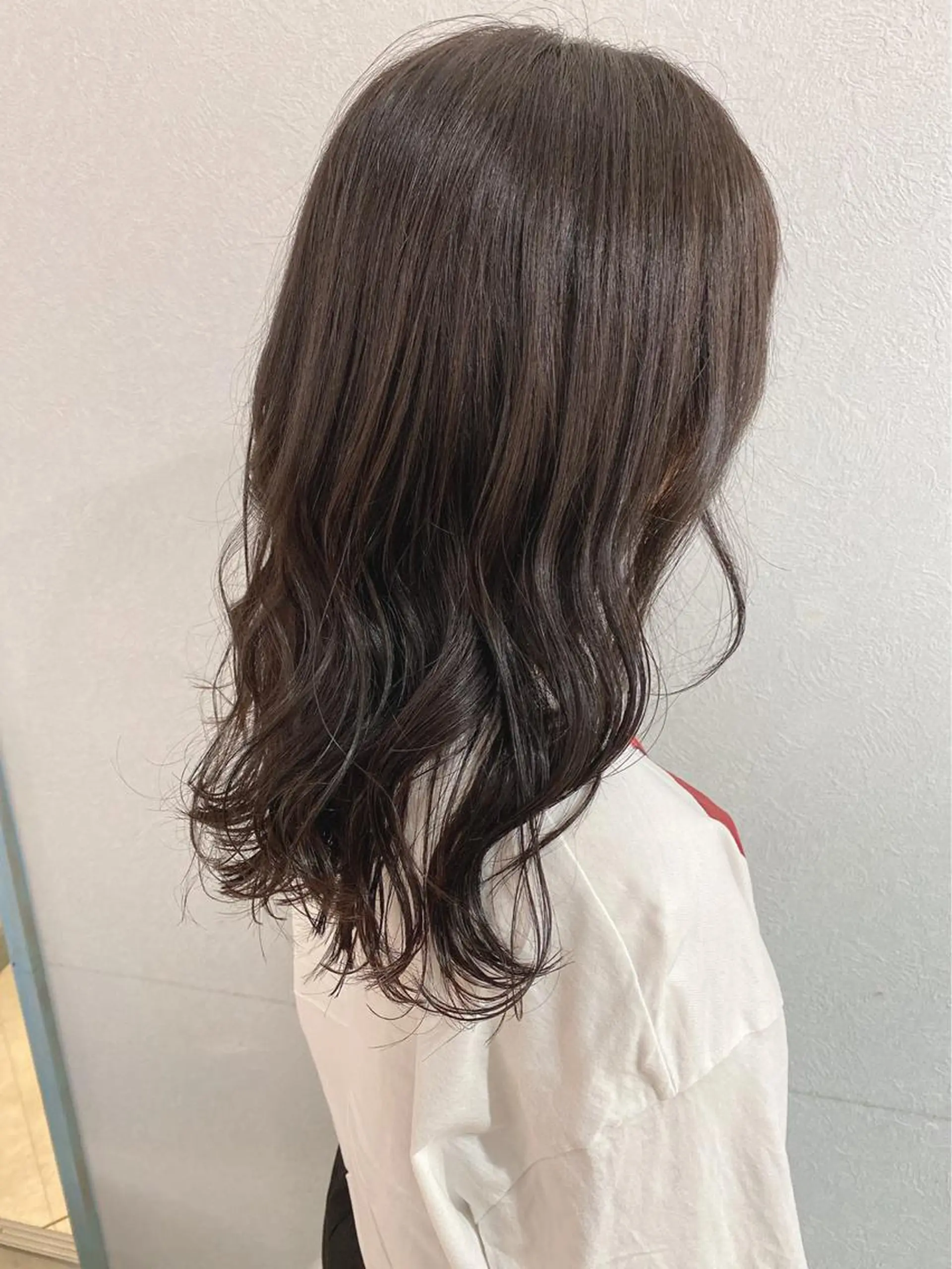 セミロング 栗原 瑠世のヘアスタイル
