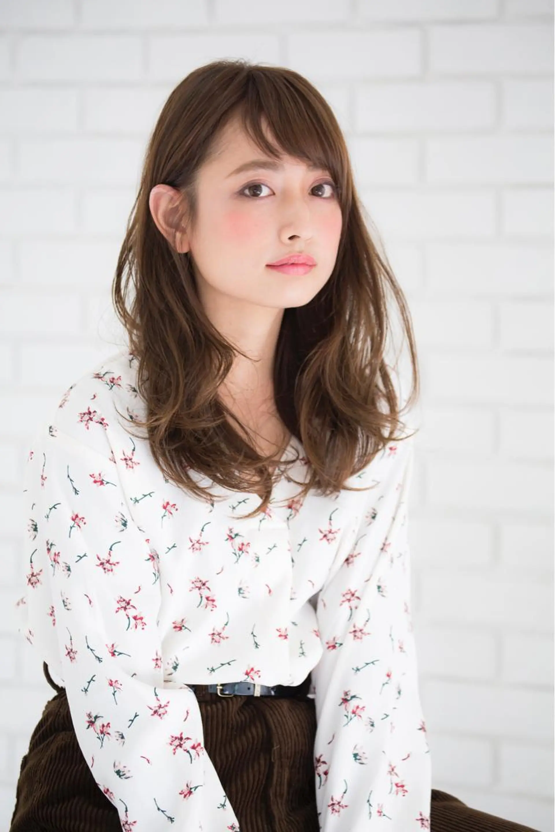セミロング カラー ハイライトカラー イルミナカラー ハイライト ACT仙川所属・みうら ミウラのヘアスタイル