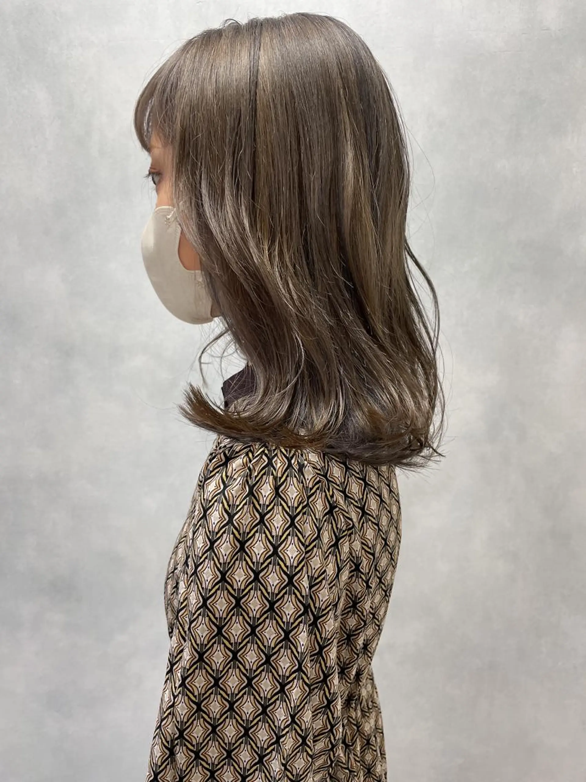 セミロング カット ヘアカラー トリートメント レイヤー／ショート HIDETOSHIのヘアスタイル