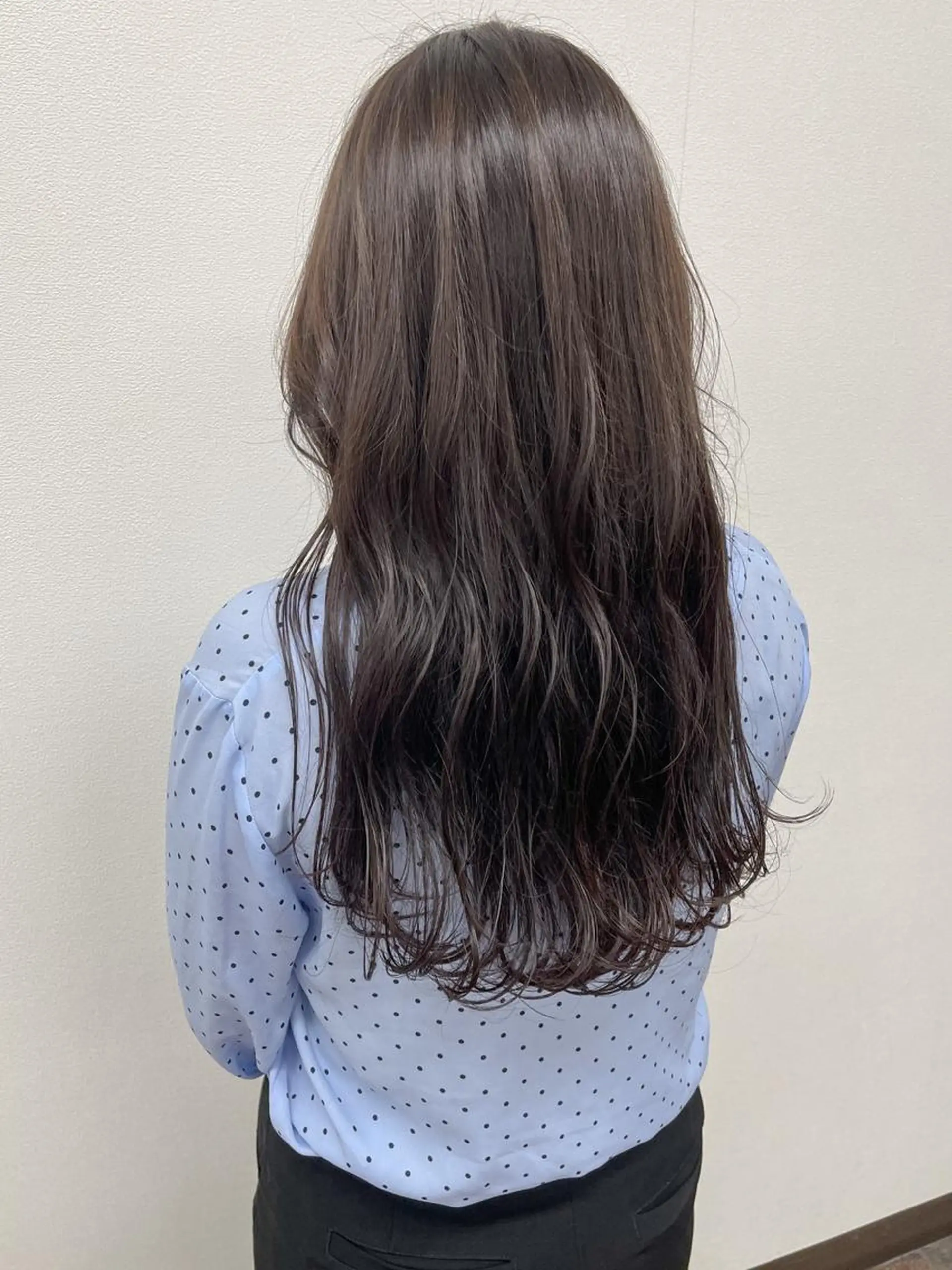 ロング カット ヘアカラー トリートメント シンタニ ナオトのヘアスタイル