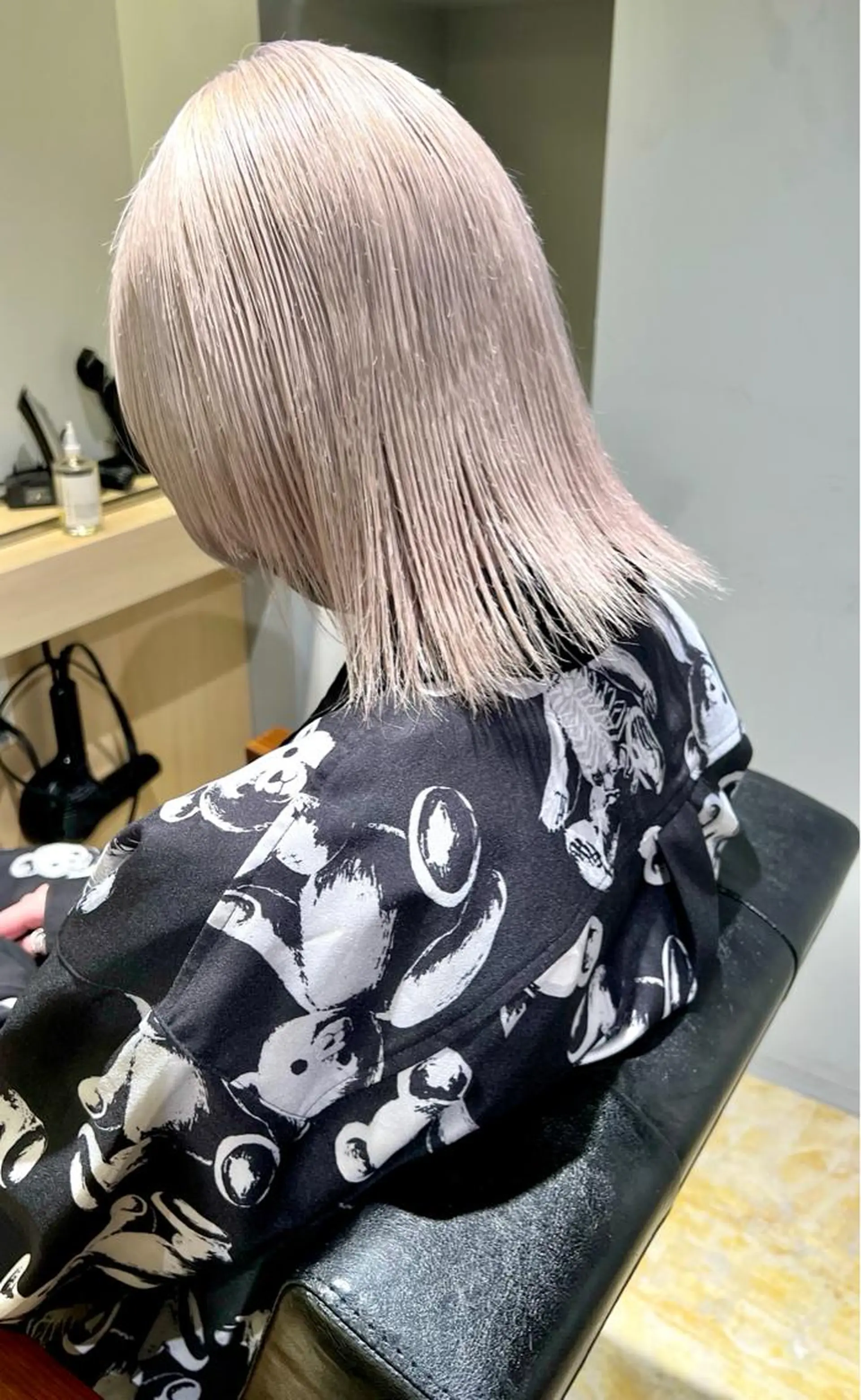 ミディアム カラー ブリーチ ハイトーンカラー ヘアカラー トリートメント RAIMA ハイトーン/ベージュのヘアスタイル