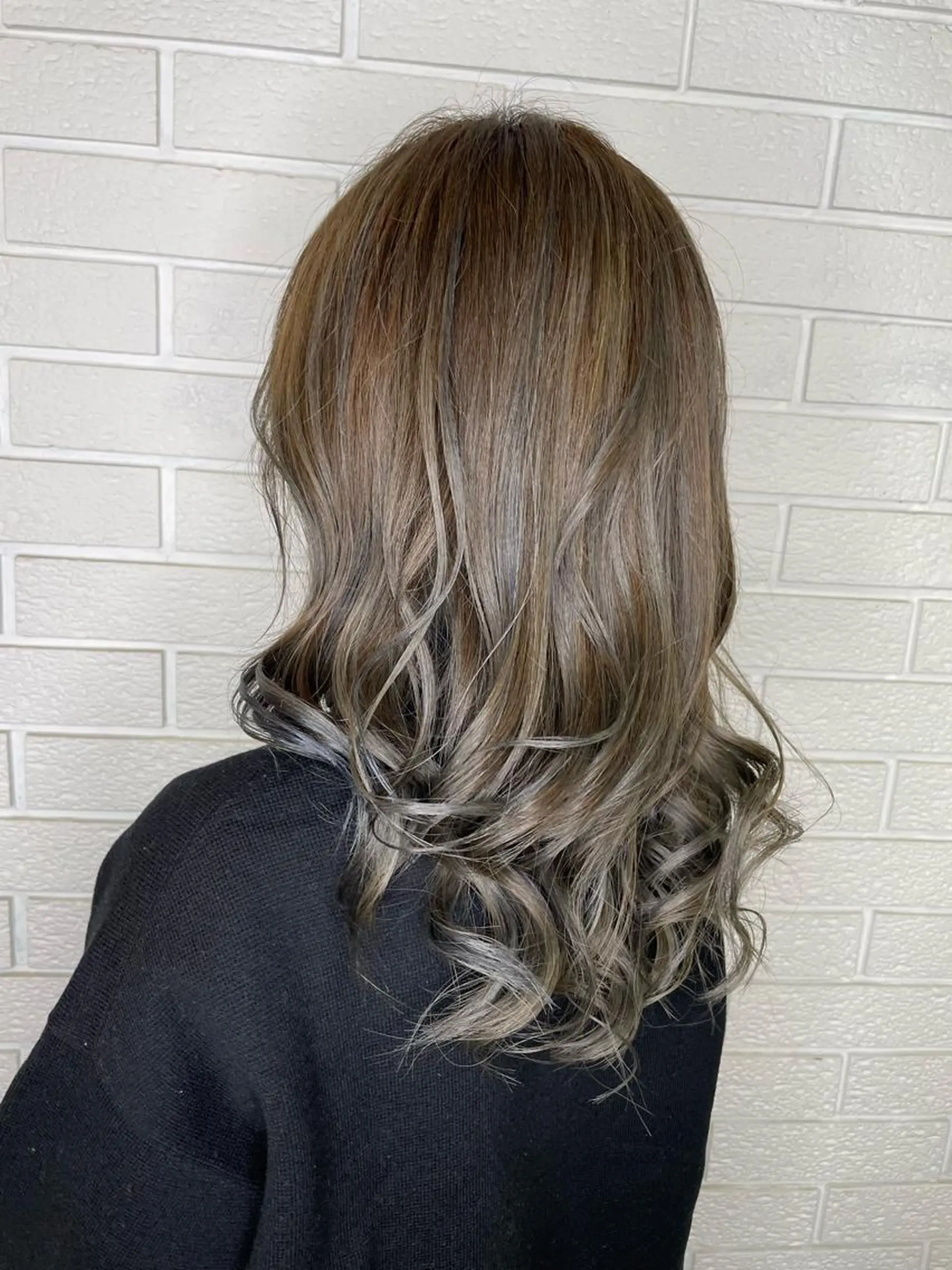 セミロング カラー グレージュ ハイライトカラー ハイライト ニュアンスデザイン✄ YOU♡のヘアスタイル