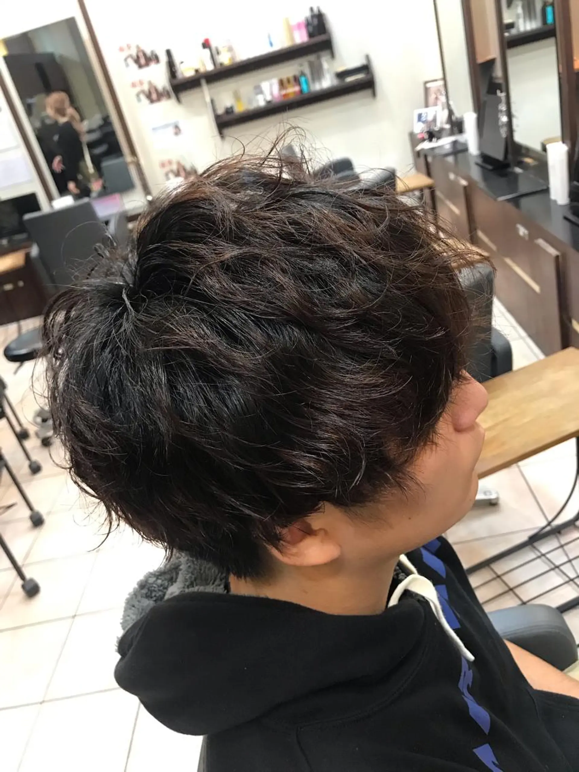 ショート パーマ メンズ メンズパーマ メンズスパイラルパーマ スパイラルパーマ 透明感韓国ヘア♡ みつきのヘアスタイル