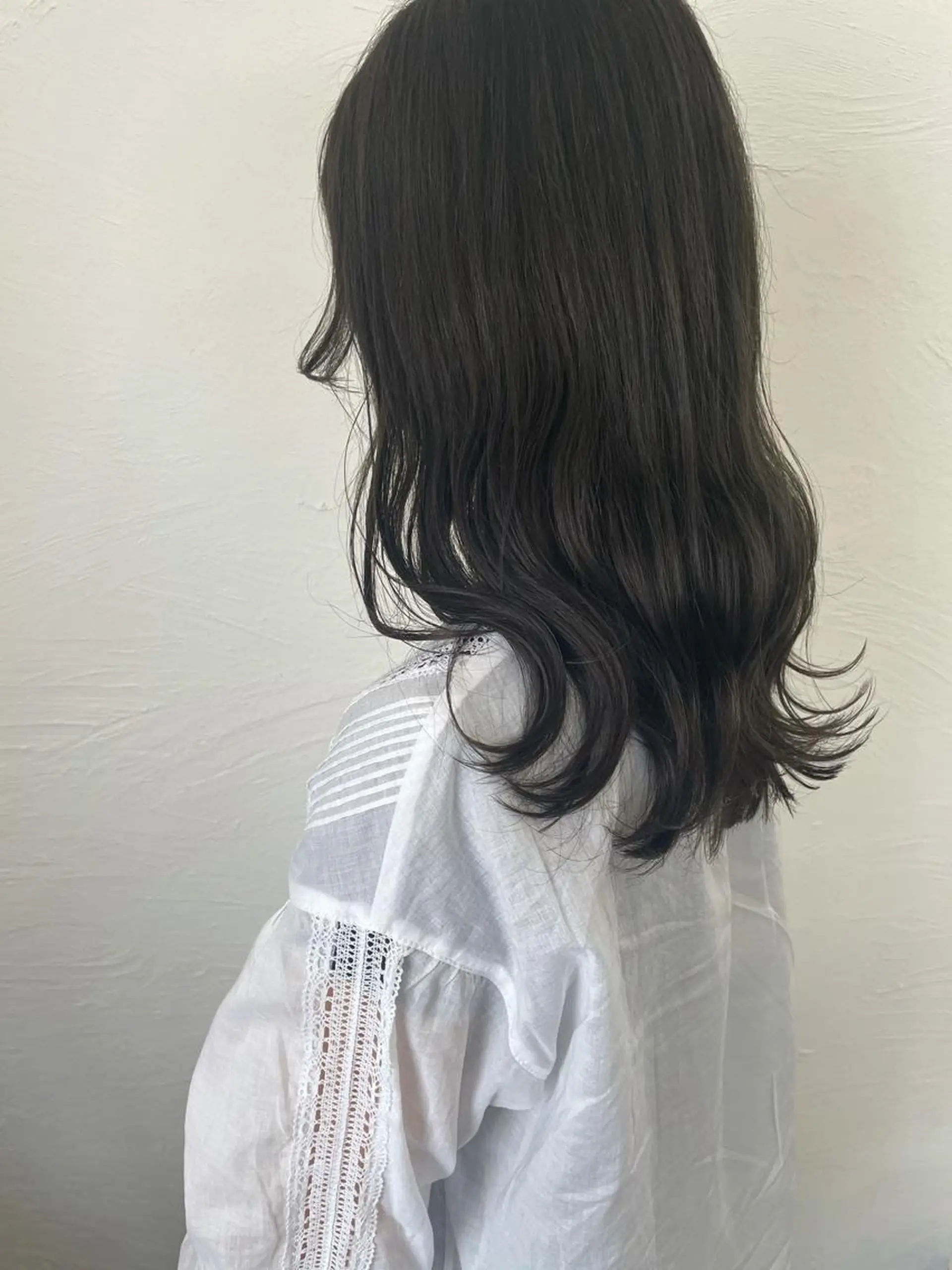 ロング カラー アッシュ アッシュグレー カット ヘアカラー トリートメント REttice所属・河野 満月のヘアスタイル