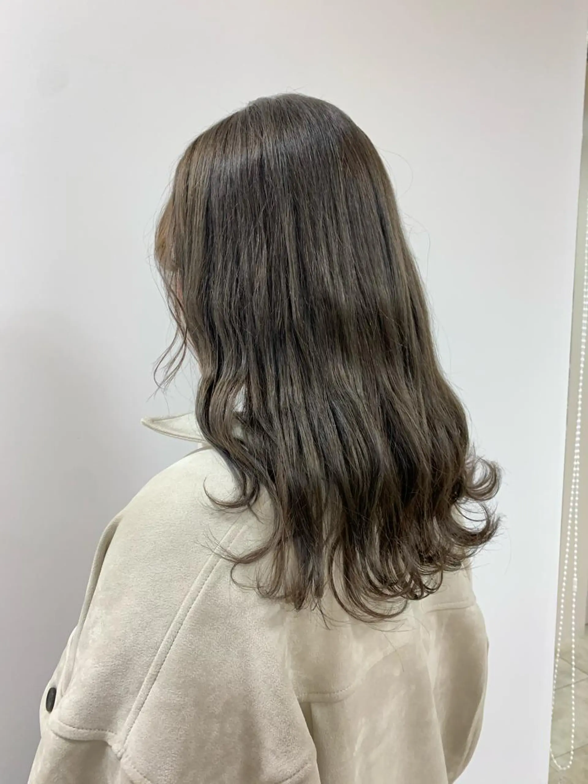 ロング カラー ベージュカラー オリーブベージュ カット ヘアカラー 顔まわりカット✄ ベージュカラー🧸のヘアスタイル