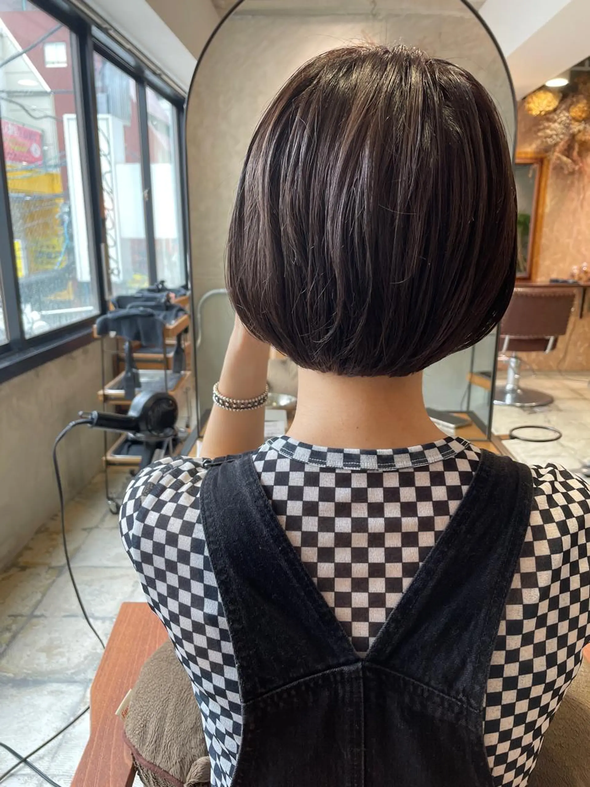 ショート ボブ カット ヘアカラー トリートメント さの あやねのヘアスタイル