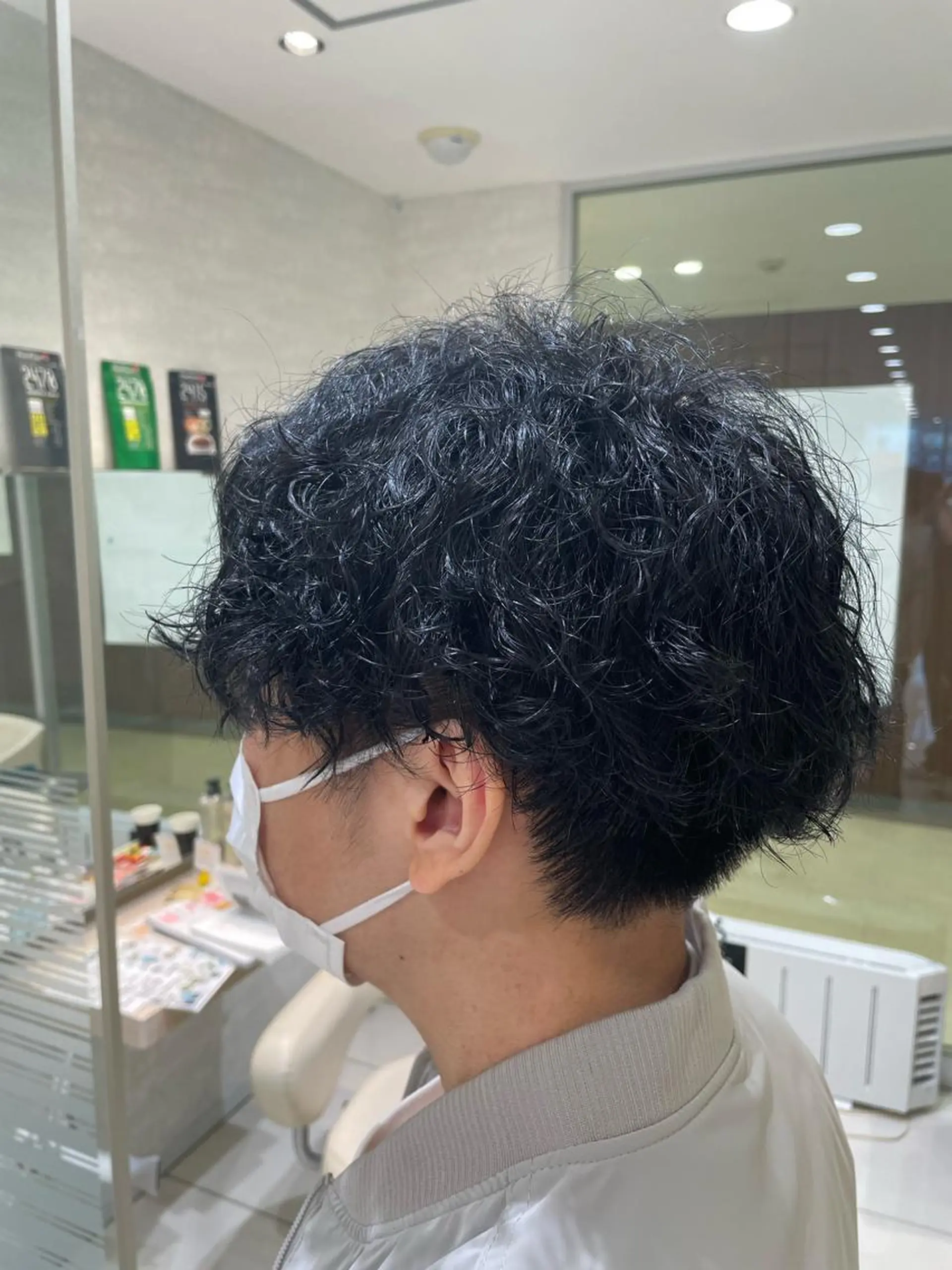 ショート カラー パーマ メンズ カット パーマ ご新規様限定クーポン あります　桂口　烈闘のヘアスタイル