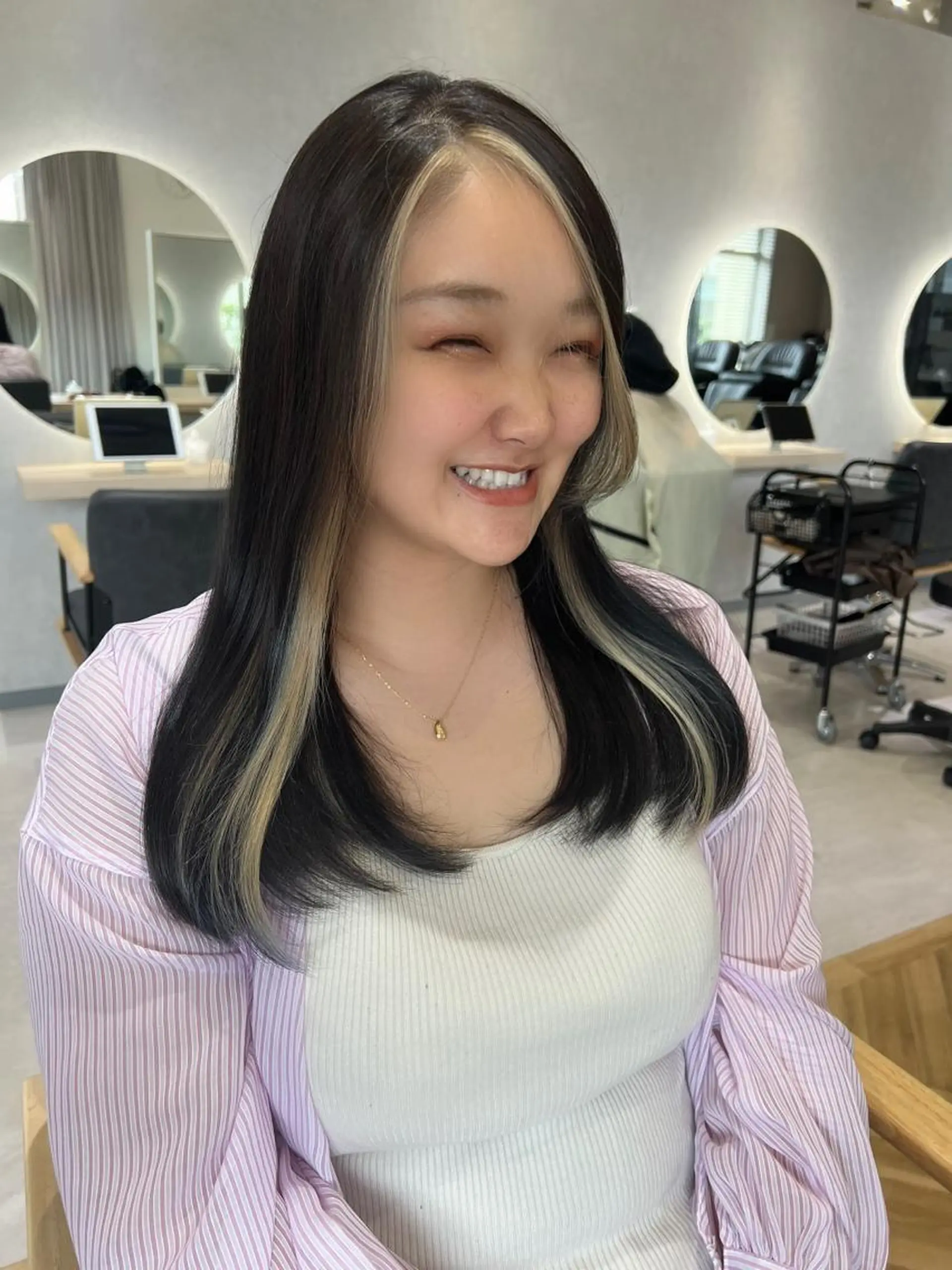 セミロング カラー ヘアカラー 韓国🇰🇷レイヤー おくれ毛/顔まわりのヘアスタイル