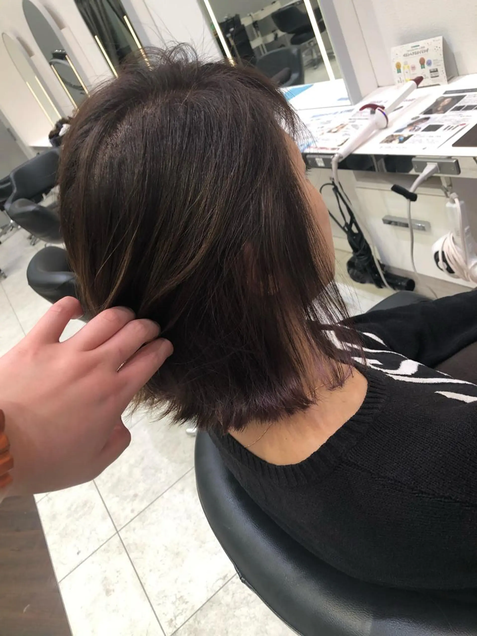 ミディアム ハイライト ヘアカラー 岸 保奈美のヘアスタイル