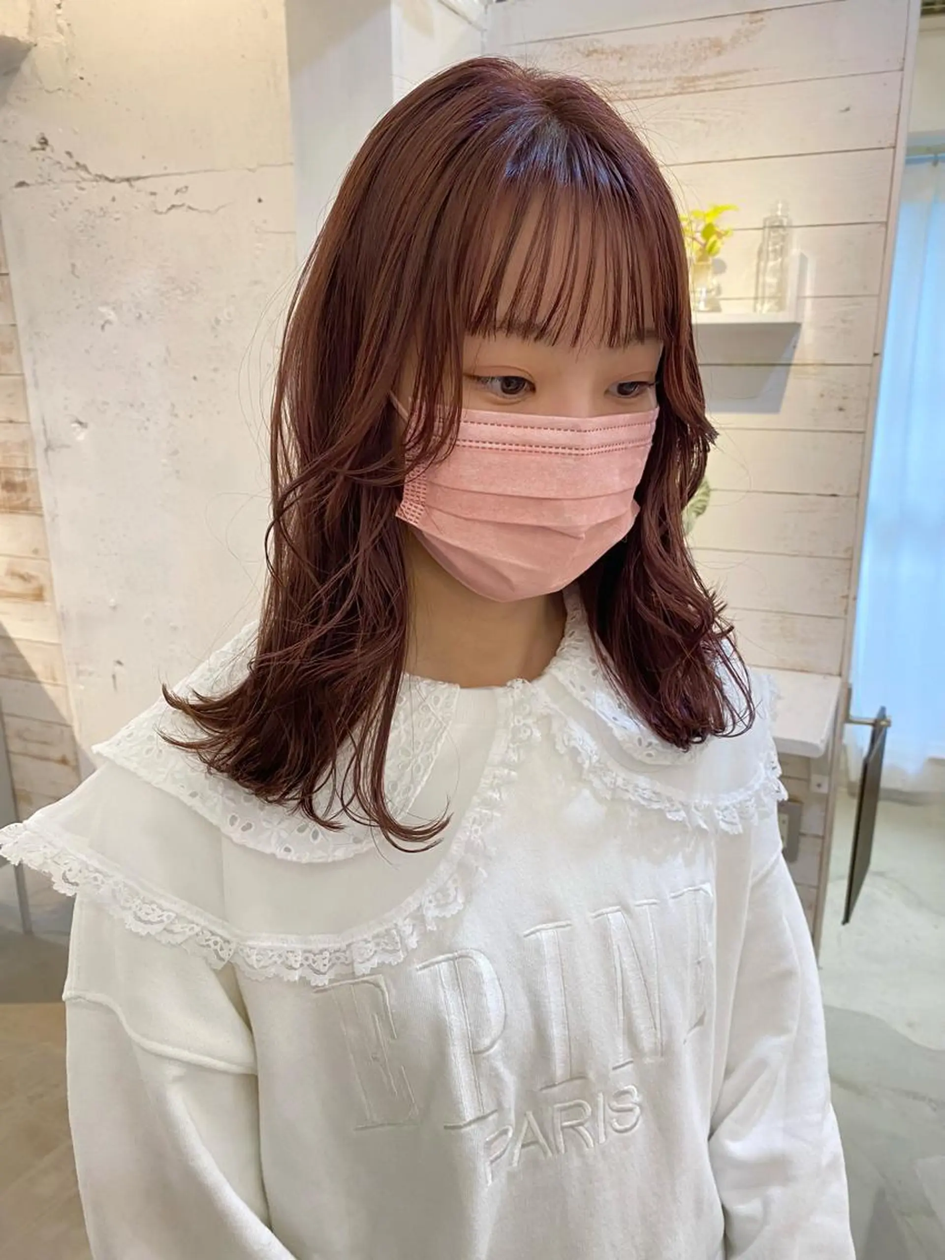 セミロング カラー ブリーチ ブラウンカラー ケアブリーチ ブリーチなしカラー ピンクカラー ブリーチなしカラー レイヤーカットのヘアスタイル