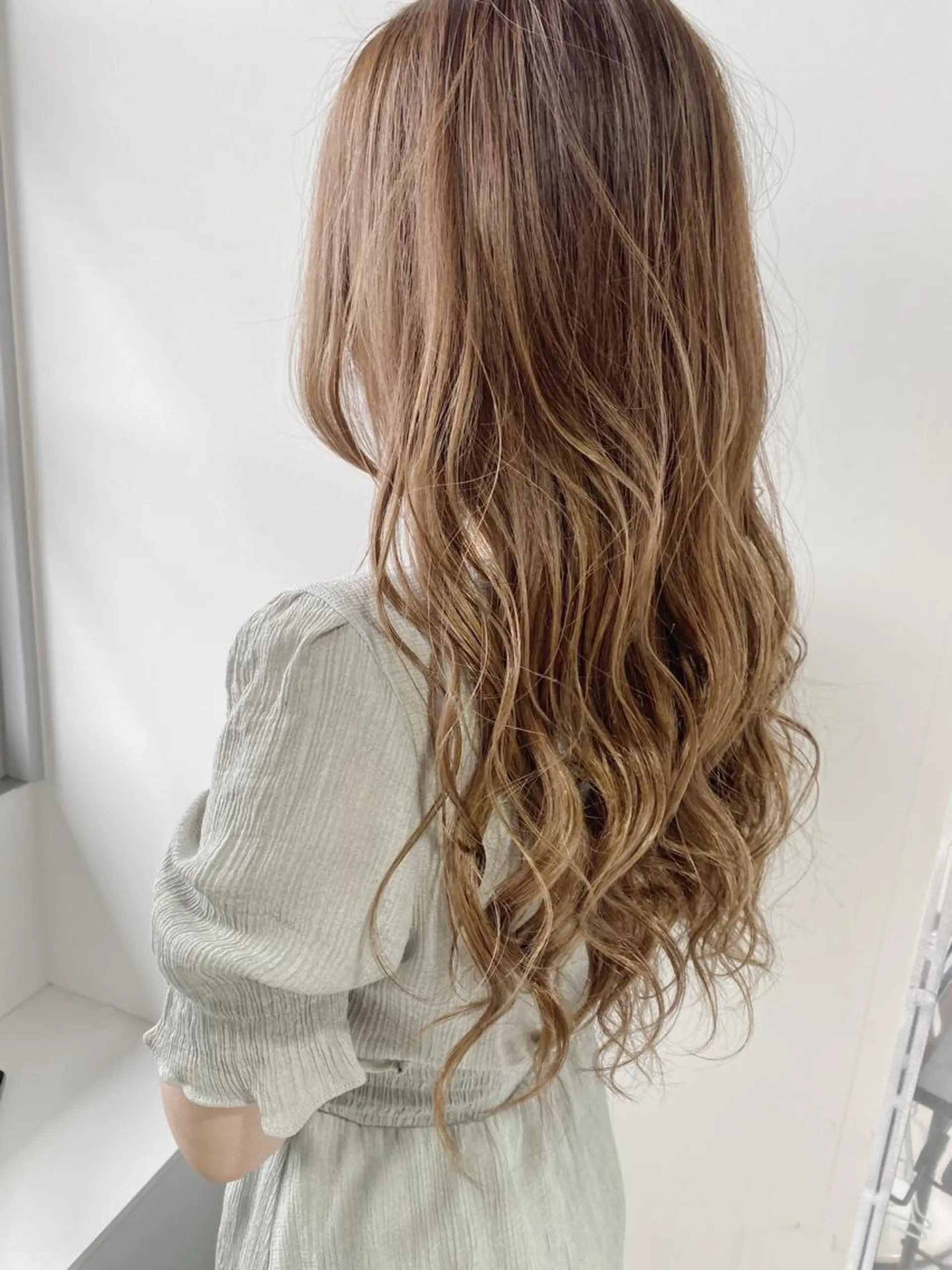 ロング カラー カット ヘアカラー 新井 広之のヘアスタイル