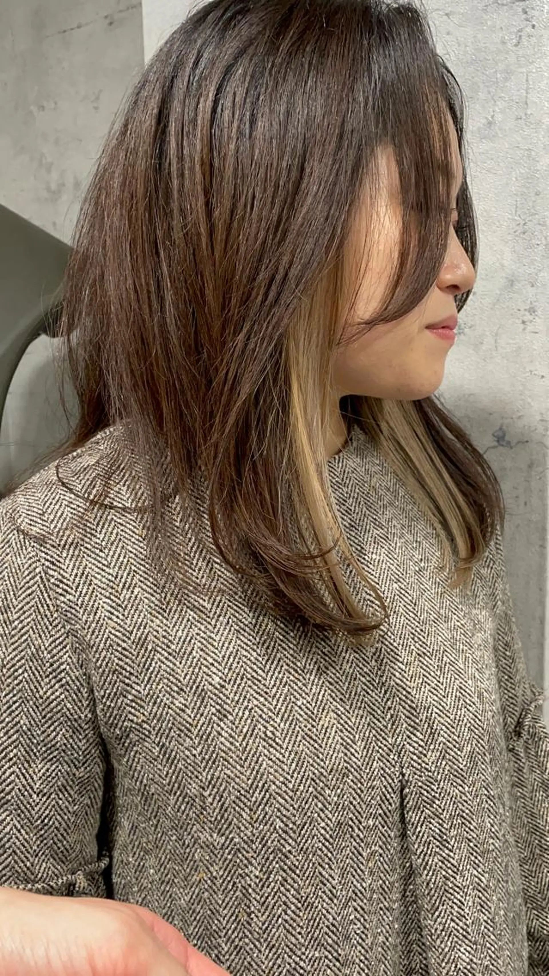 セミロング カラー タカハシ ユウキのヘアスタイル