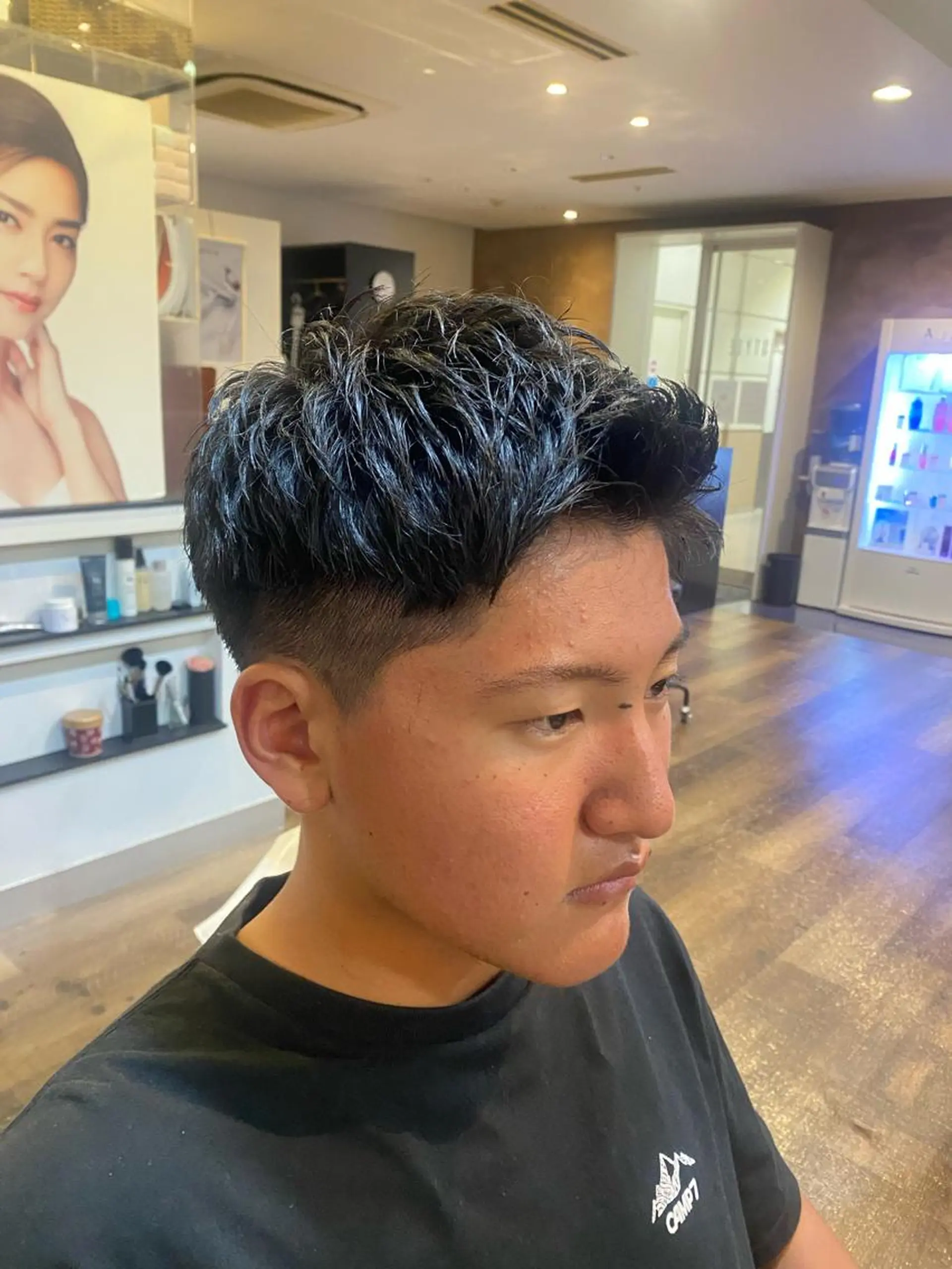 ショート メンズ アップバング ショートヘア STYLE所属・山本 勝巳のヘアスタイル